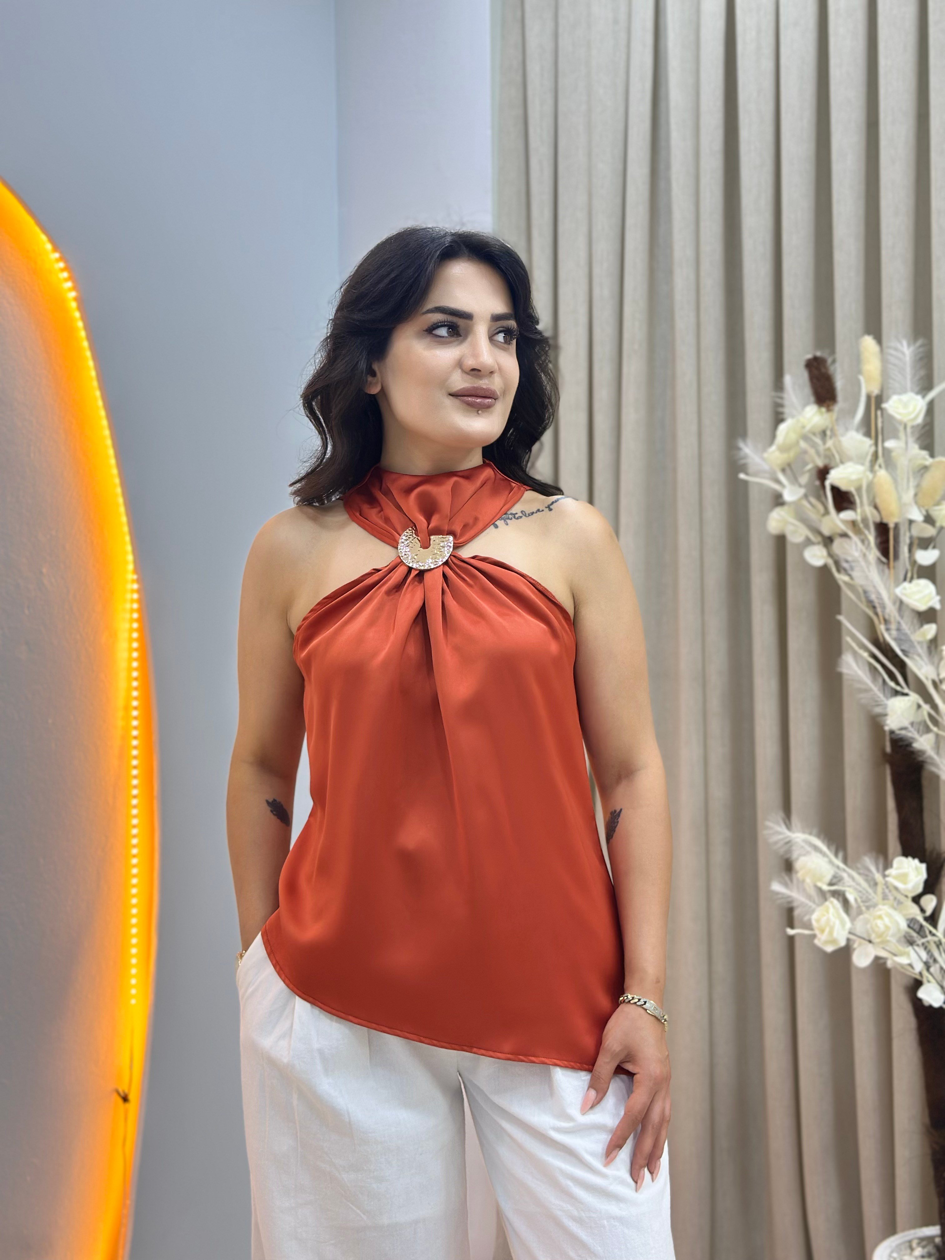 Spazi Turuncu Halter Yaka Toka Detaylı Pamuk Saten Bluz D162