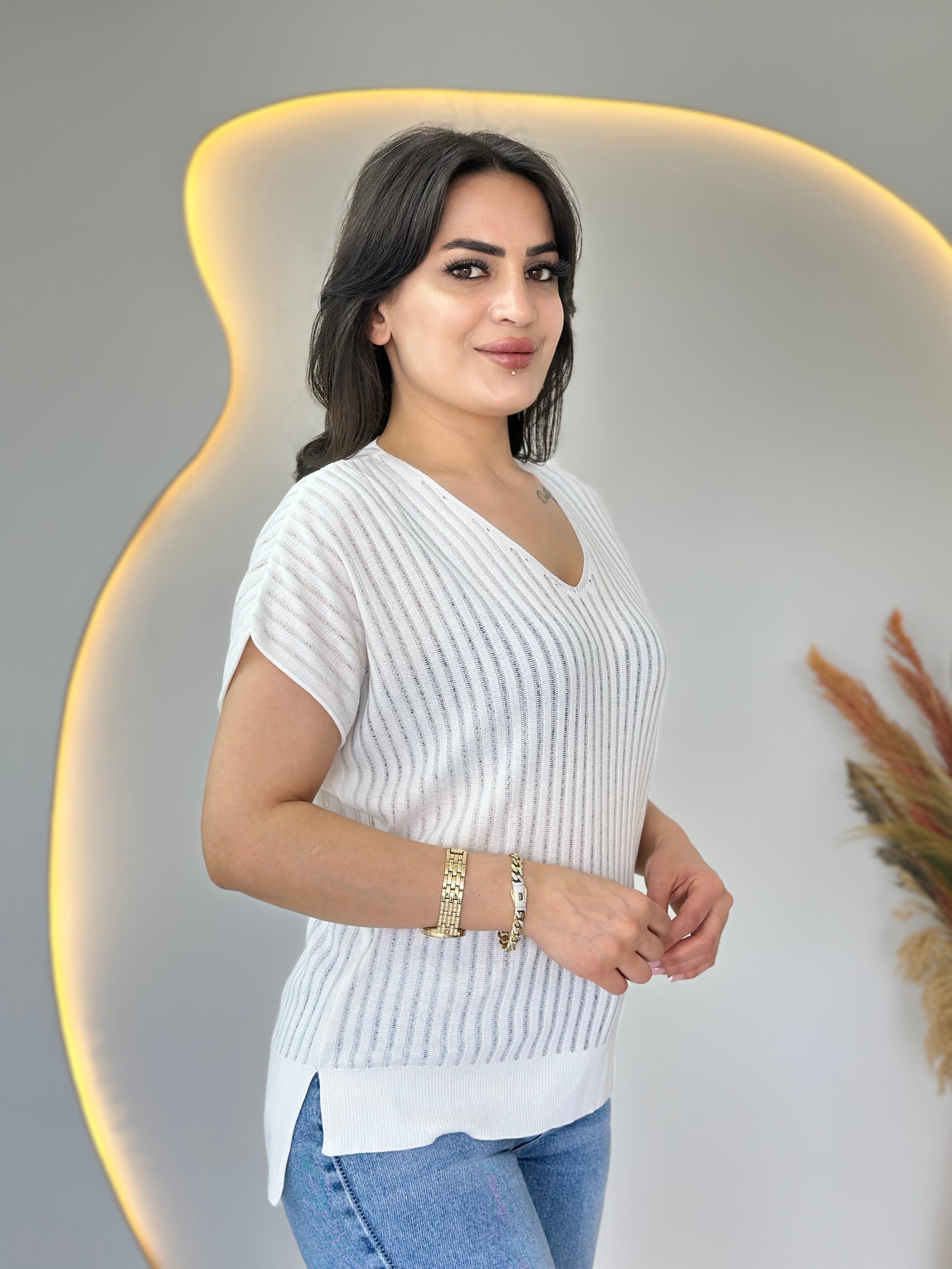 Tista Beyaz V Yaka Düşük Omuz Fileli Merserize Bluz D114