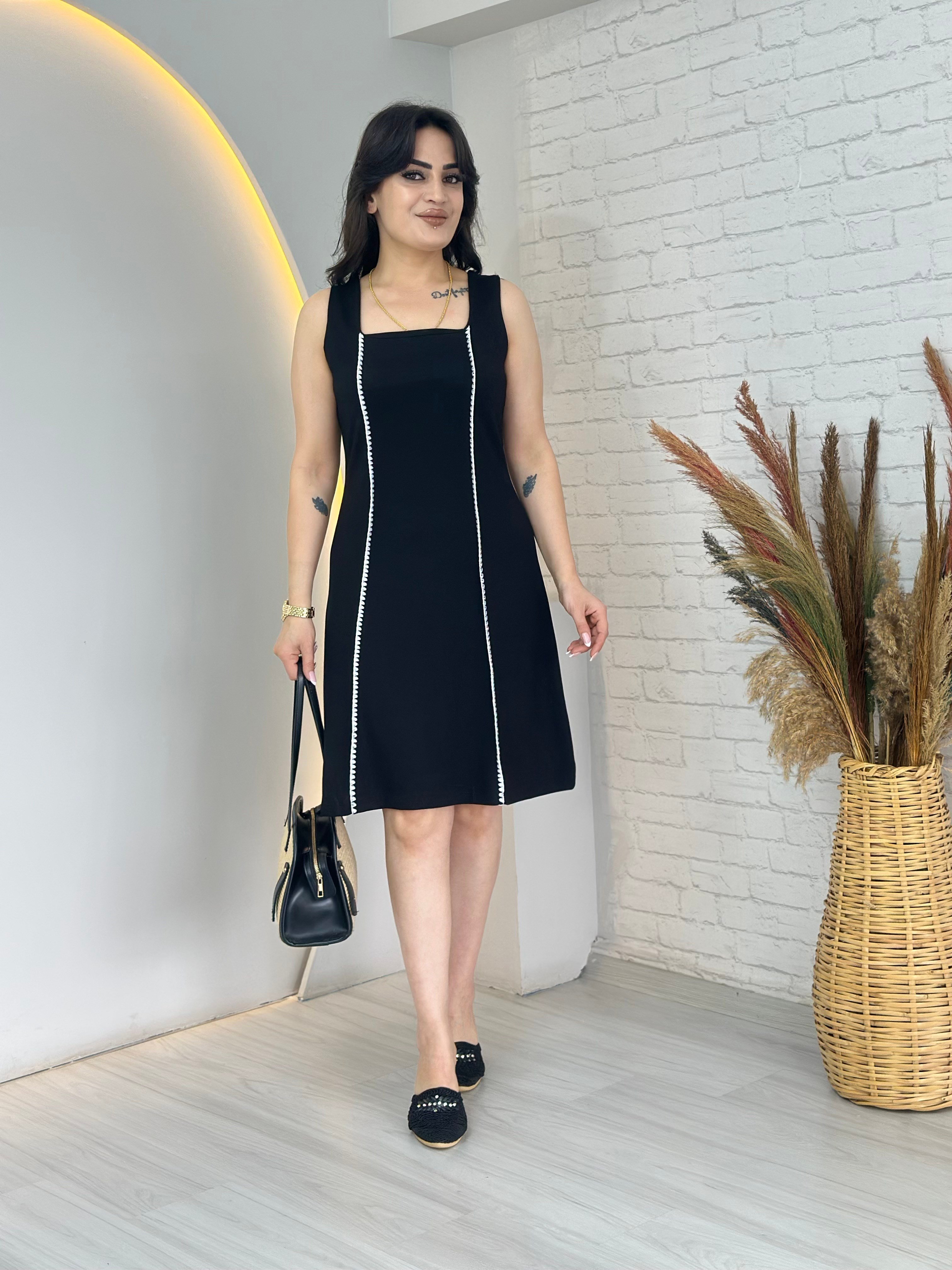 Vireo Siyah Kare Yaka Biye Detay Modal Elbise D126