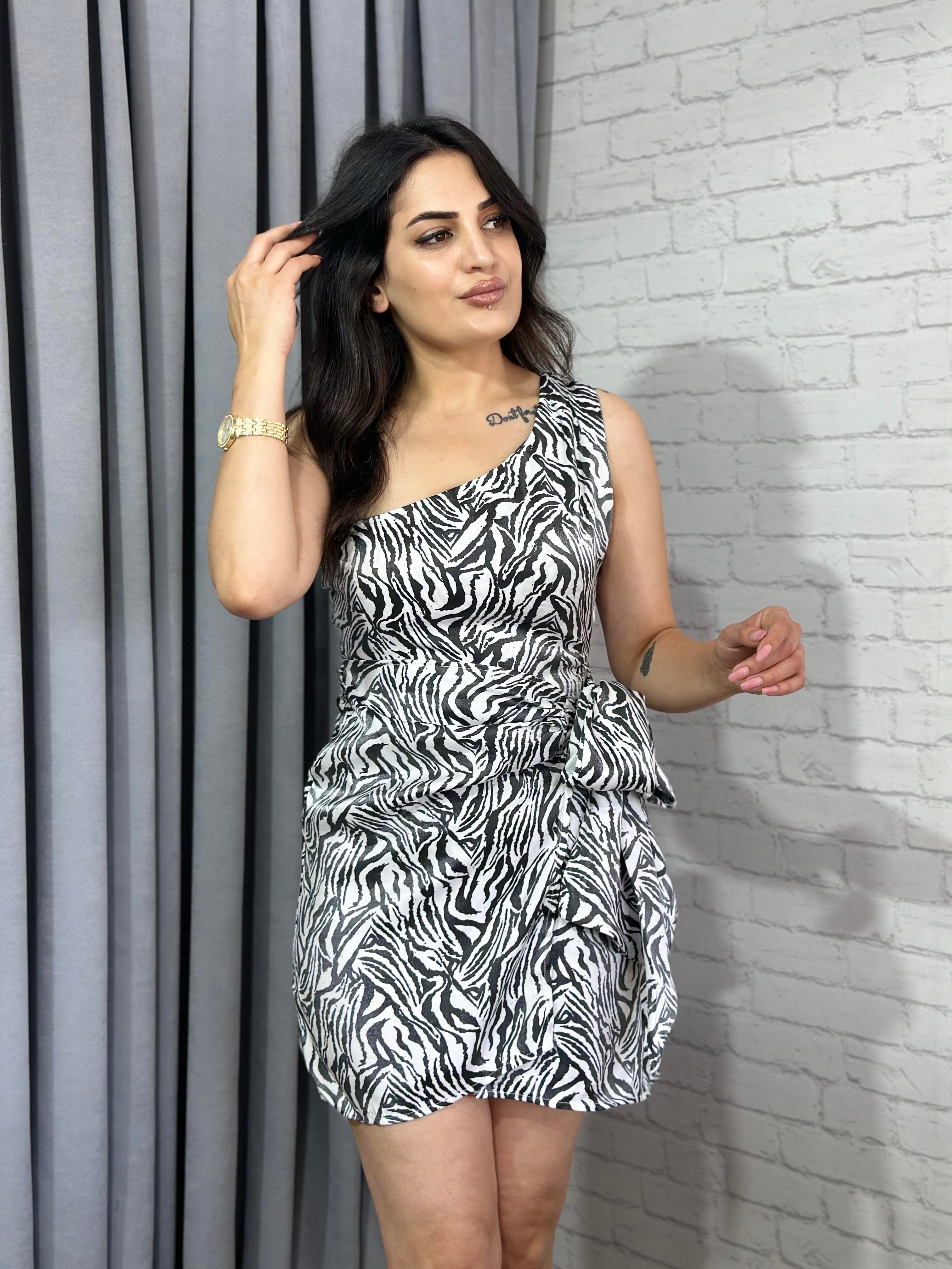 Zebra Desen Tek Omuz Yandan Bağlamalı Pamuk Saten Elbise 