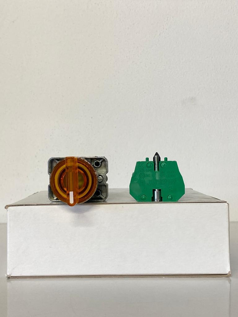 COMEPI 0-1 IŞIKLI MANDAL BUTON SARI Q22mm 2 Pozisyon 1NA kontak düzeni IP65