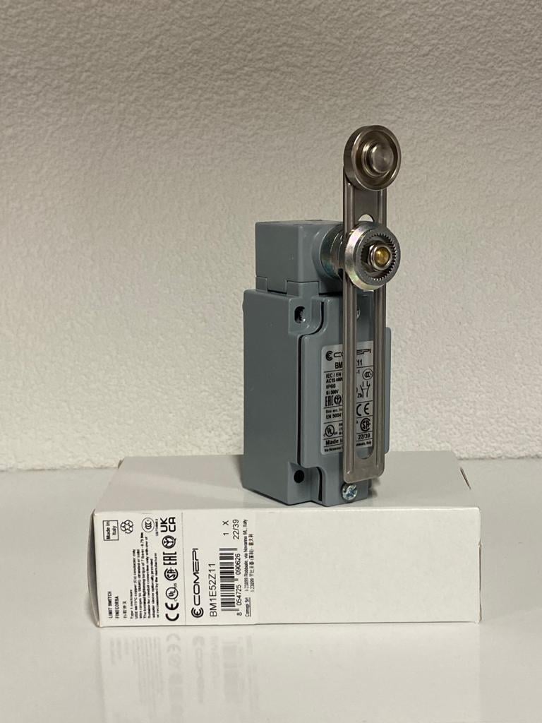 COMEPI ALÜMİNYUM GÖVDELİ LİMİT SWİTCH Açısal hareketli kafa çelik makaralı uzunluğu ayarlanabilir kol  1NA 1NK kontak düzeni IP66