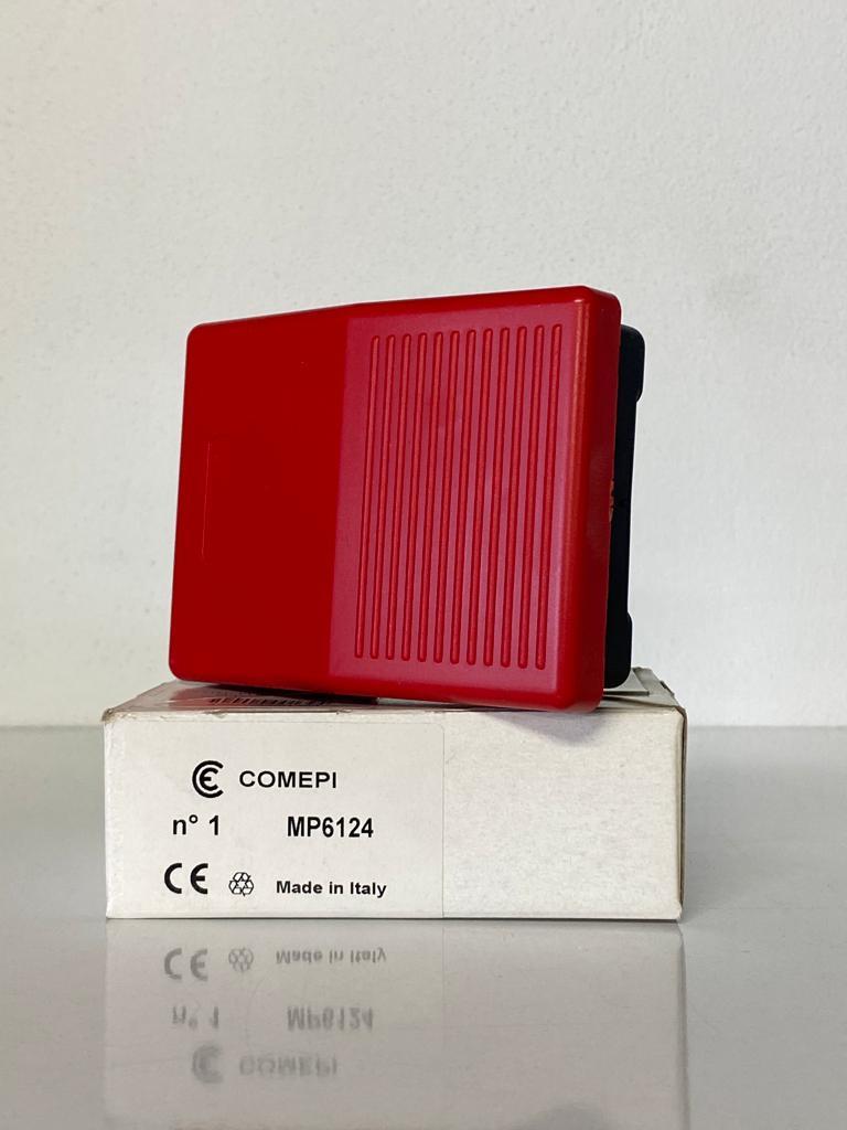 COMEPI KÜÇÜK AYAK PEDALI KIRMIZI Yaylı 1 Enversör kontak 6A 250V