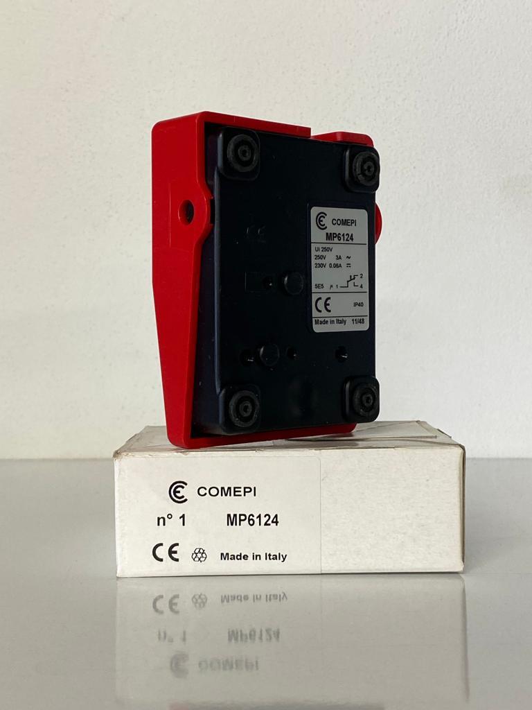 COMEPI KÜÇÜK AYAK PEDALI KIRMIZI Yaylı 1 Enversör kontak 6A 250V