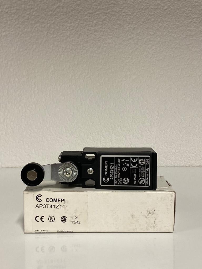 COMEPI LİMİT SWİTCH 30mm Açısal hareketli kafa kısa kol Q18 plastik makara 1NA 1 NK kontak düzeni IP65