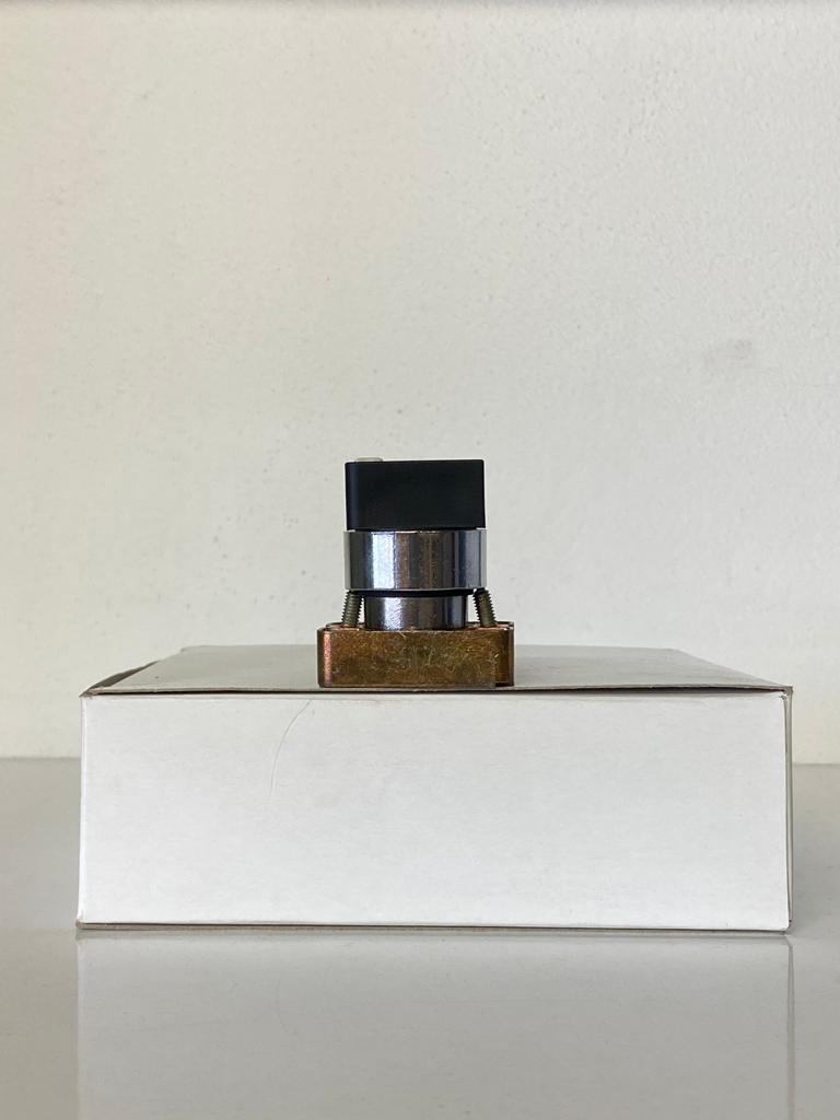 COMEPI METAL KISA MANDALLI BUTON Q22mm  Sağa yaylı 3 Pozisyon 2NA kontak düzeni IP65 