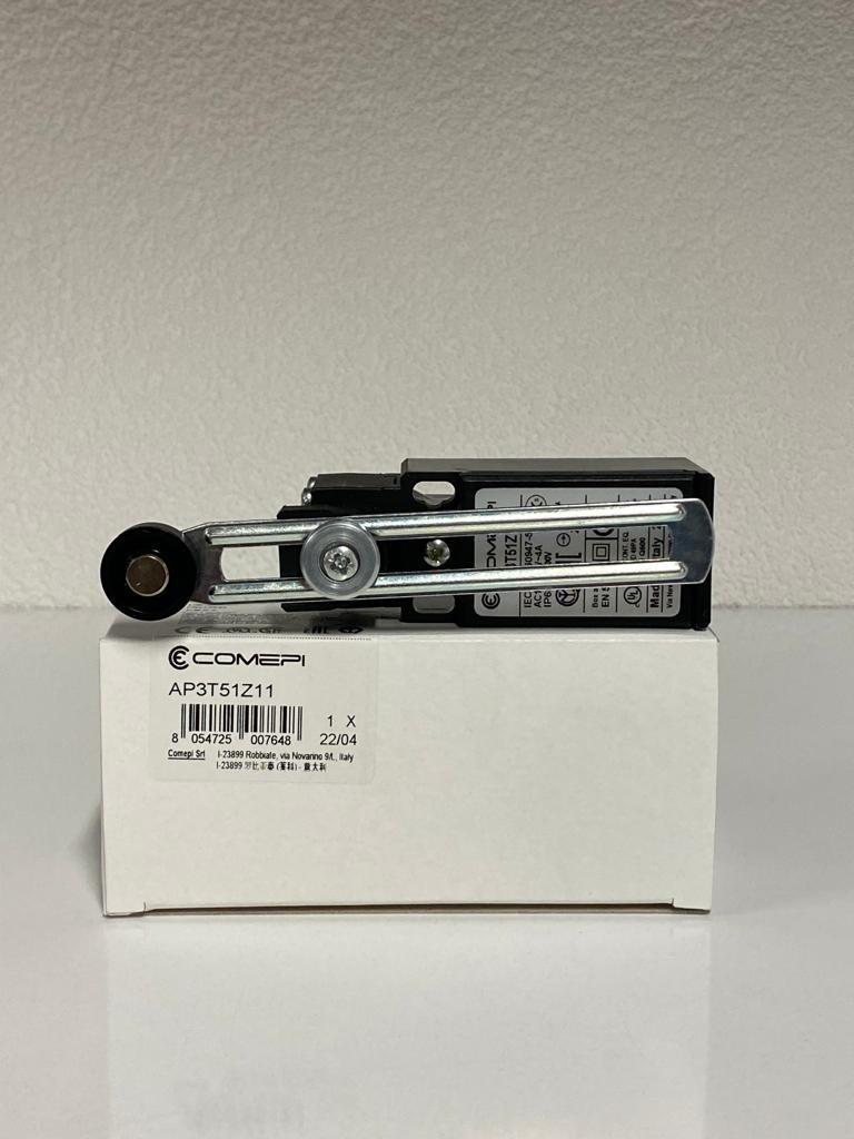 COMEPI PLASTİK GÖVDELİ LİMİT SWİTCH 30mm Açısal hareketli kafa plastik makaralı uzunluğu ayarlanabilir kol 1NA 1NK kontak düzeni IP65