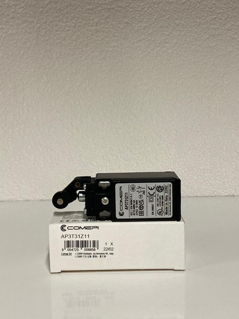 COMEPI PLS  LİMİT SWİTCH 30mm Yatay yöne hareketli kol plastik makara çelik pimli 1NA 1NK kontak düzeni IP65