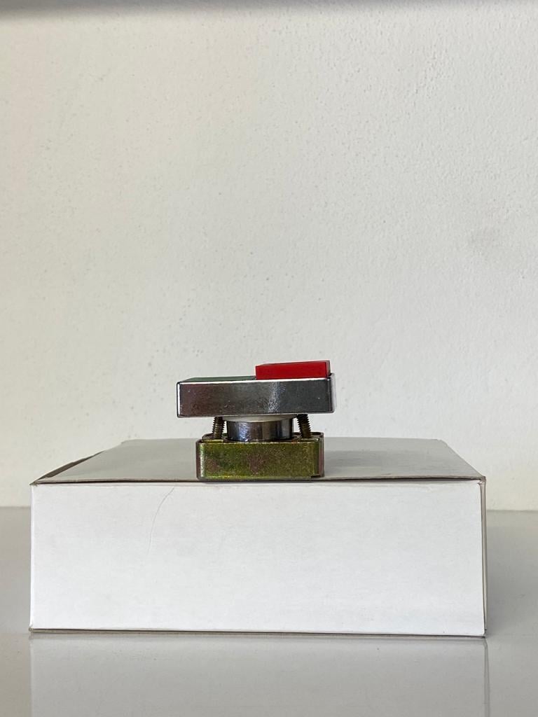 COMEPI Q22mm SEMBOLLÜ İKİZ BUTON Çıkıntılı sembollü yaylı ışıksız 1NK+1NA kontak düzeni IP65