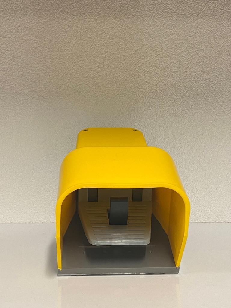 COMEPI TEKLİ AYAK PEDALI BÜYÜK SARI Koruma kapaklı yaylı bir kademe emniyet mandalı 1NA 1NK 10A 250VAC 