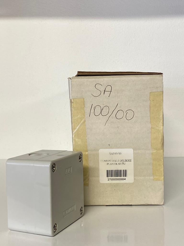 COMEPI TEKLİ DELİKSİZ PLASTİK KUTU TERMOPLASTİK 70*70*51 GRİ