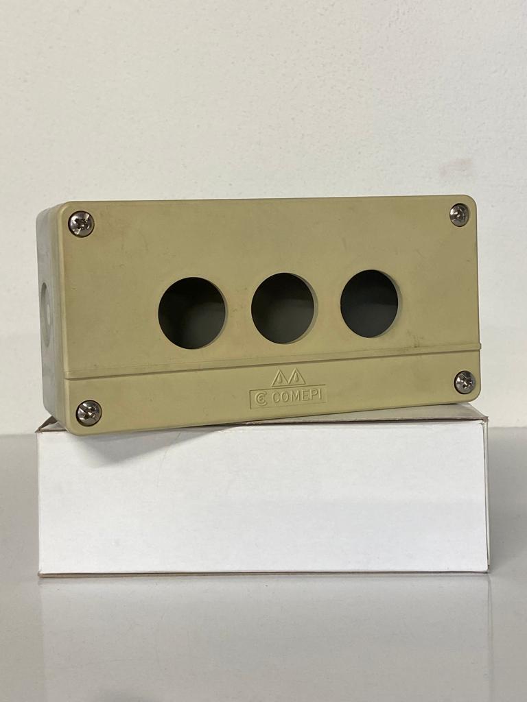 COMEPI ÜÇ  DELİKLİ KUTU 140X70X51 GRİ