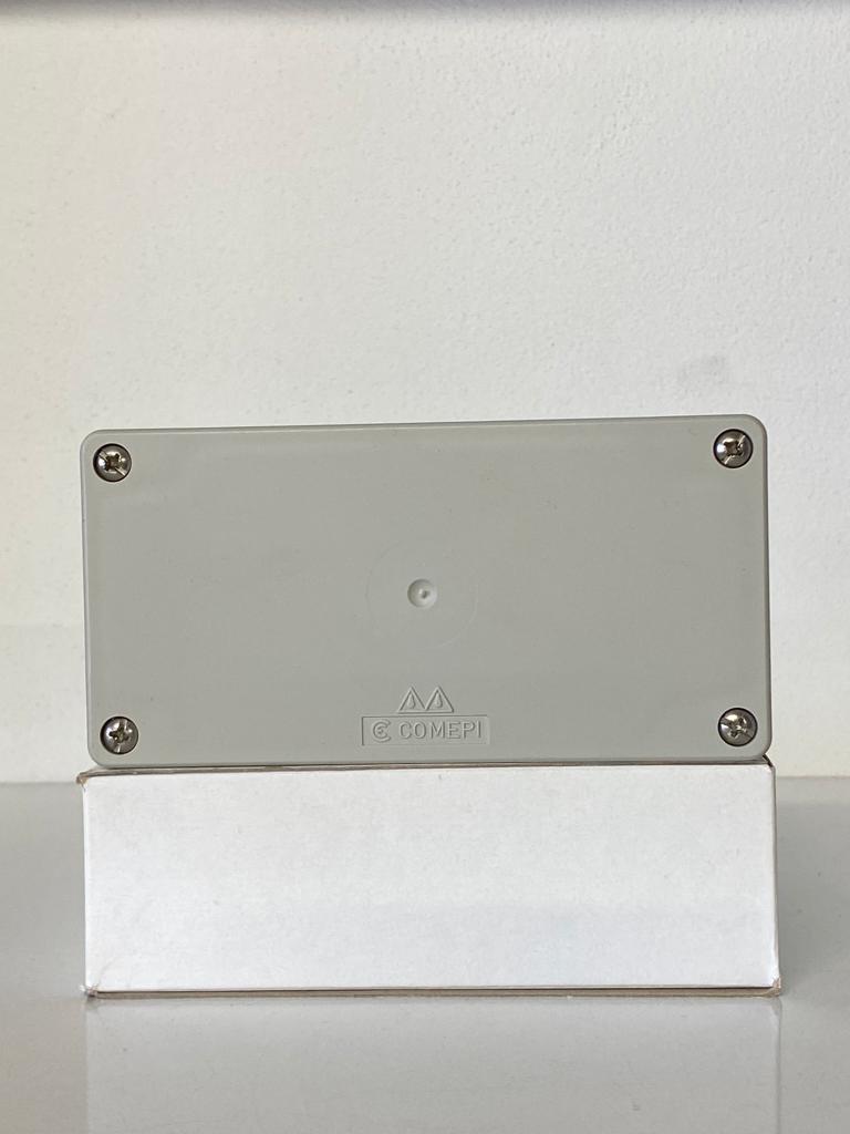 COMEPI ÜÇLÜ BUTON KUTUSU DELİKSİZ 140*70*51 GRİ