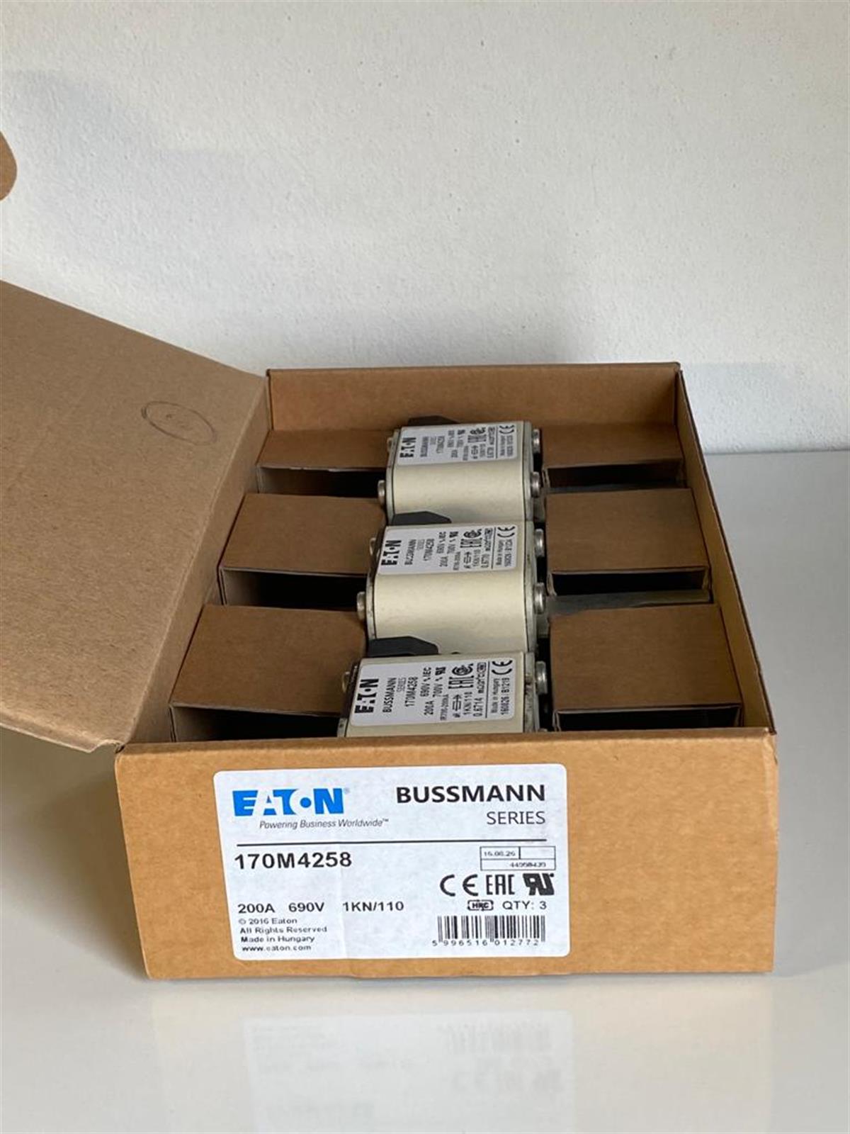 Eaton Bussmann170M4258 FUSE 200A 690V 1KN/110 AR UC  Bussmann170M4258 FUSE 200A 690V 1KN/110 AR UC  Bussmann