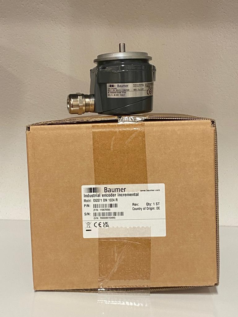 OGS 71 DN 1024 R 6H6X10 9-26V DC BAUMER ENCODER