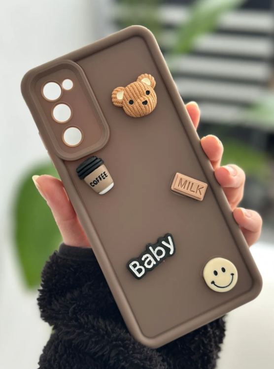  Samsung Galaxy S20FE Uyumlu Çikolata Baby Tasarımlı Oyuncaklı Silikon Kılıf