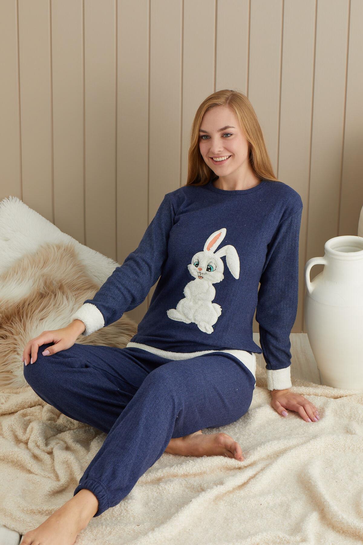 Lacivert Renginde Büyük Tavşan Nakışlı Uzun Kollu Pijama Takımı