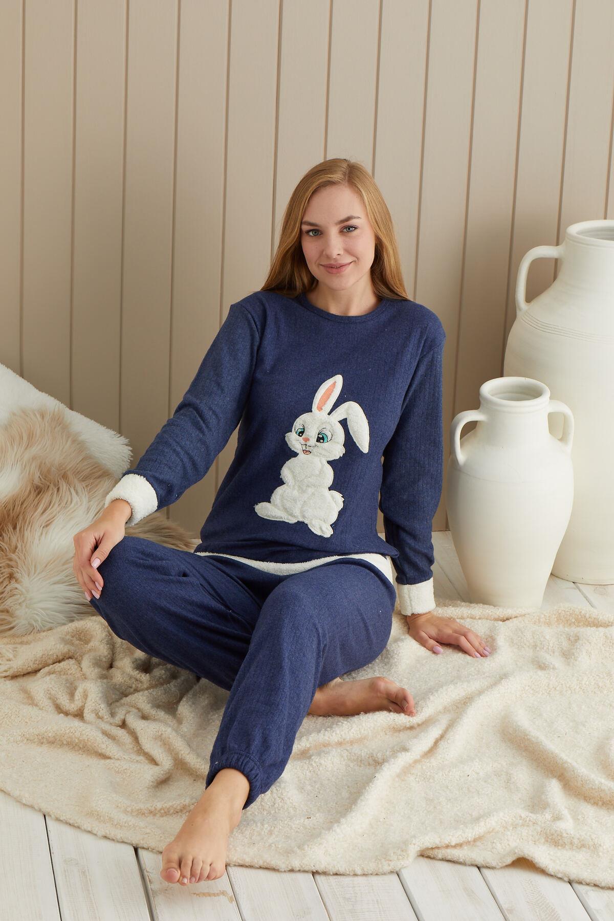 Lacivert Renginde Büyük Tavşan Nakışlı Uzun Kollu Pijama Takımı