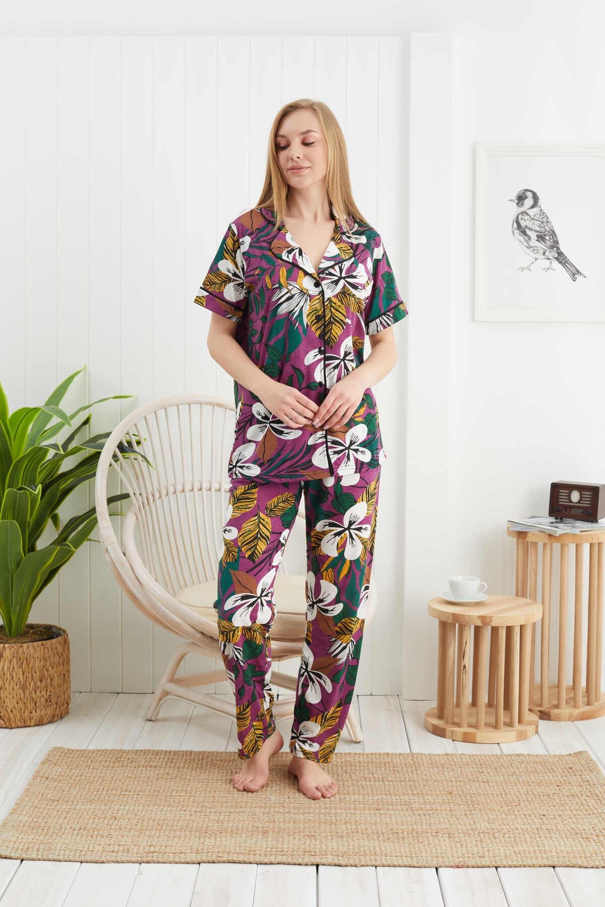 Mürdüm Beyaz Çiçek Baskılı Önden Düğmeli Pijama Takımı