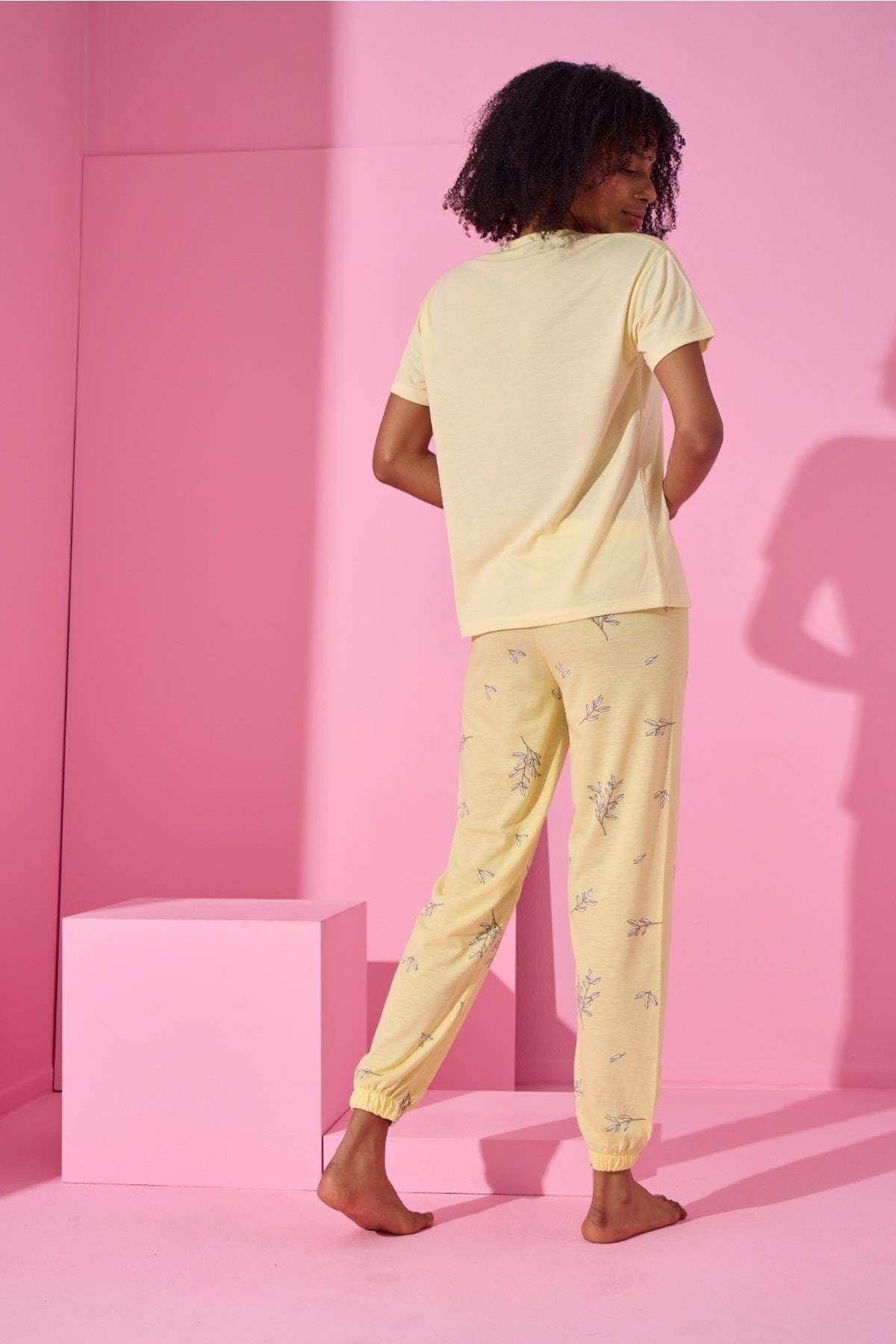 Sarı Yaprak Desenli Jogger Pijama Takımı