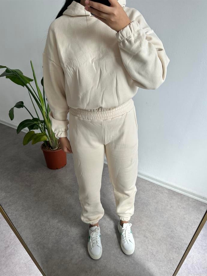 Bej eşofman takımı 