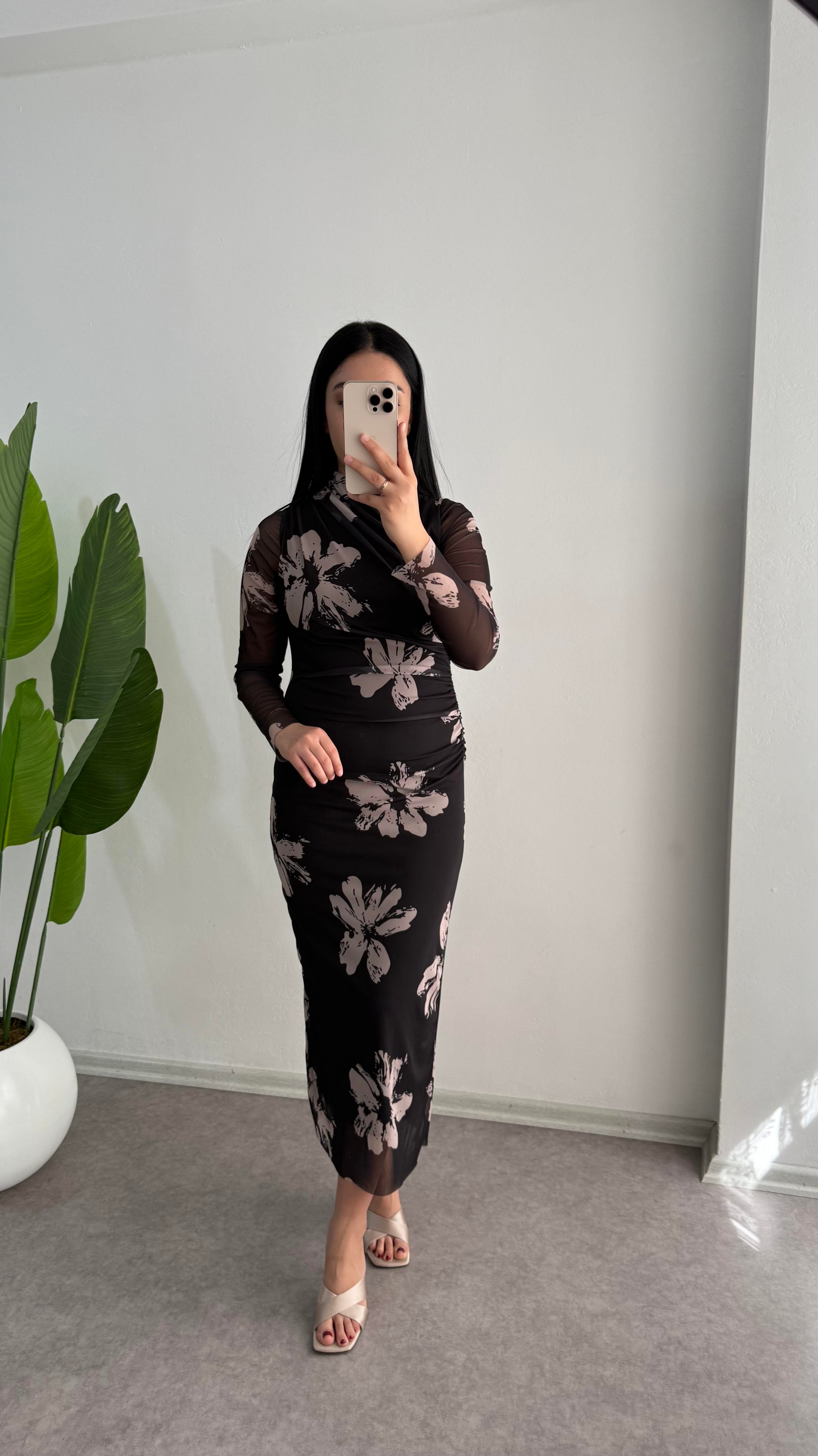 Dik Yaka Tül Elbise