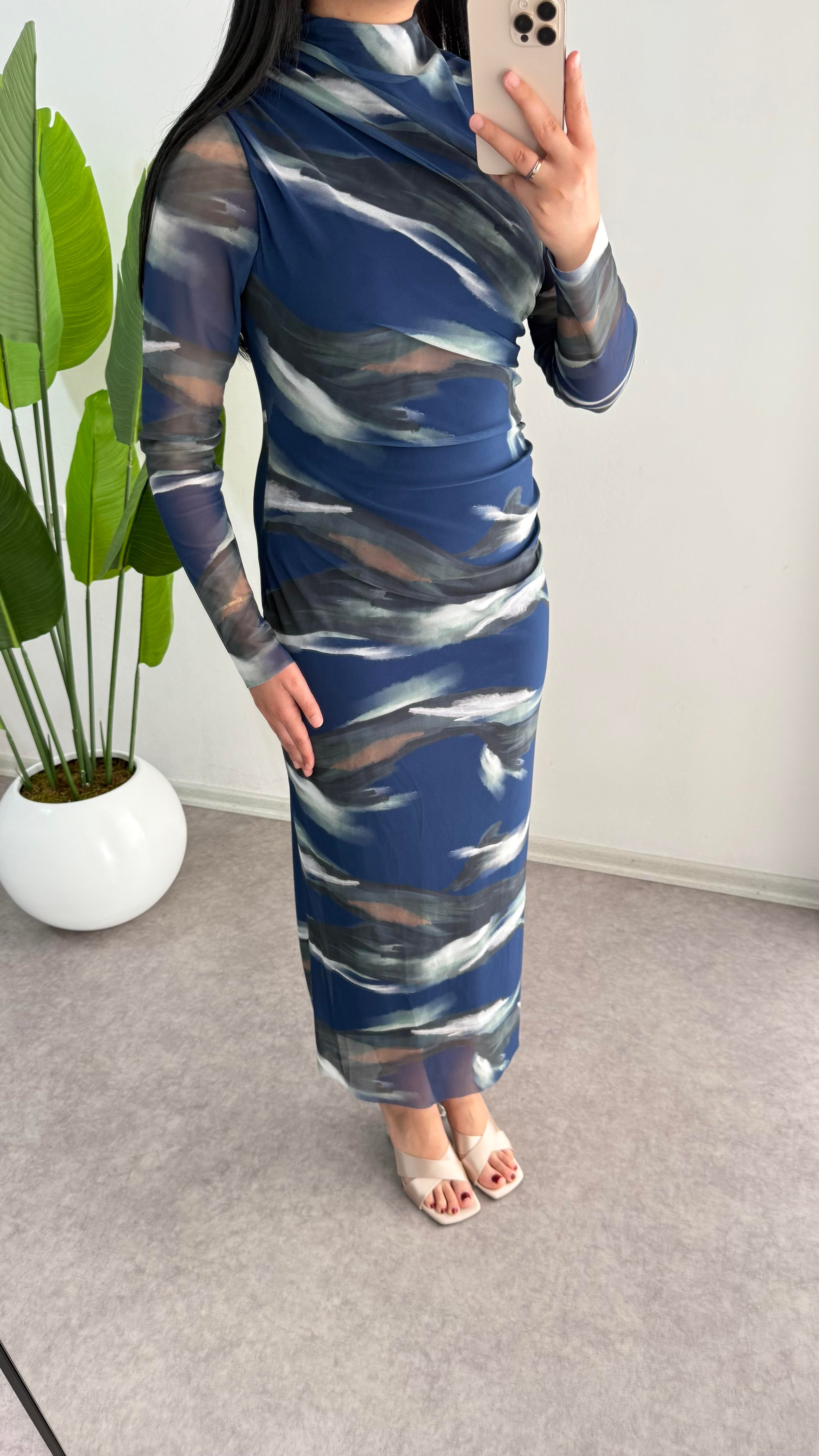 Dik Yaka Tül Elbise