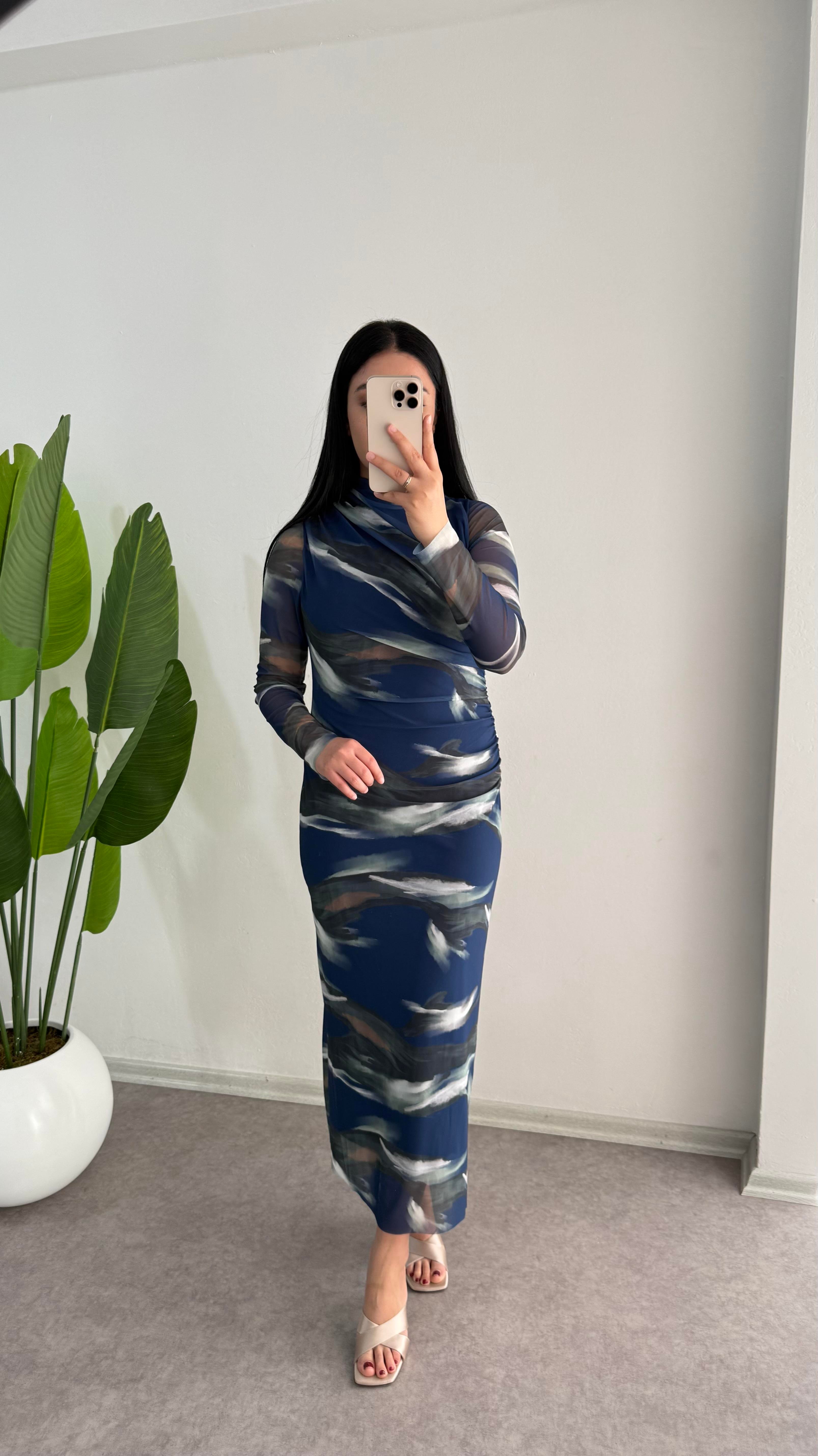 Dik Yaka Tül Elbise