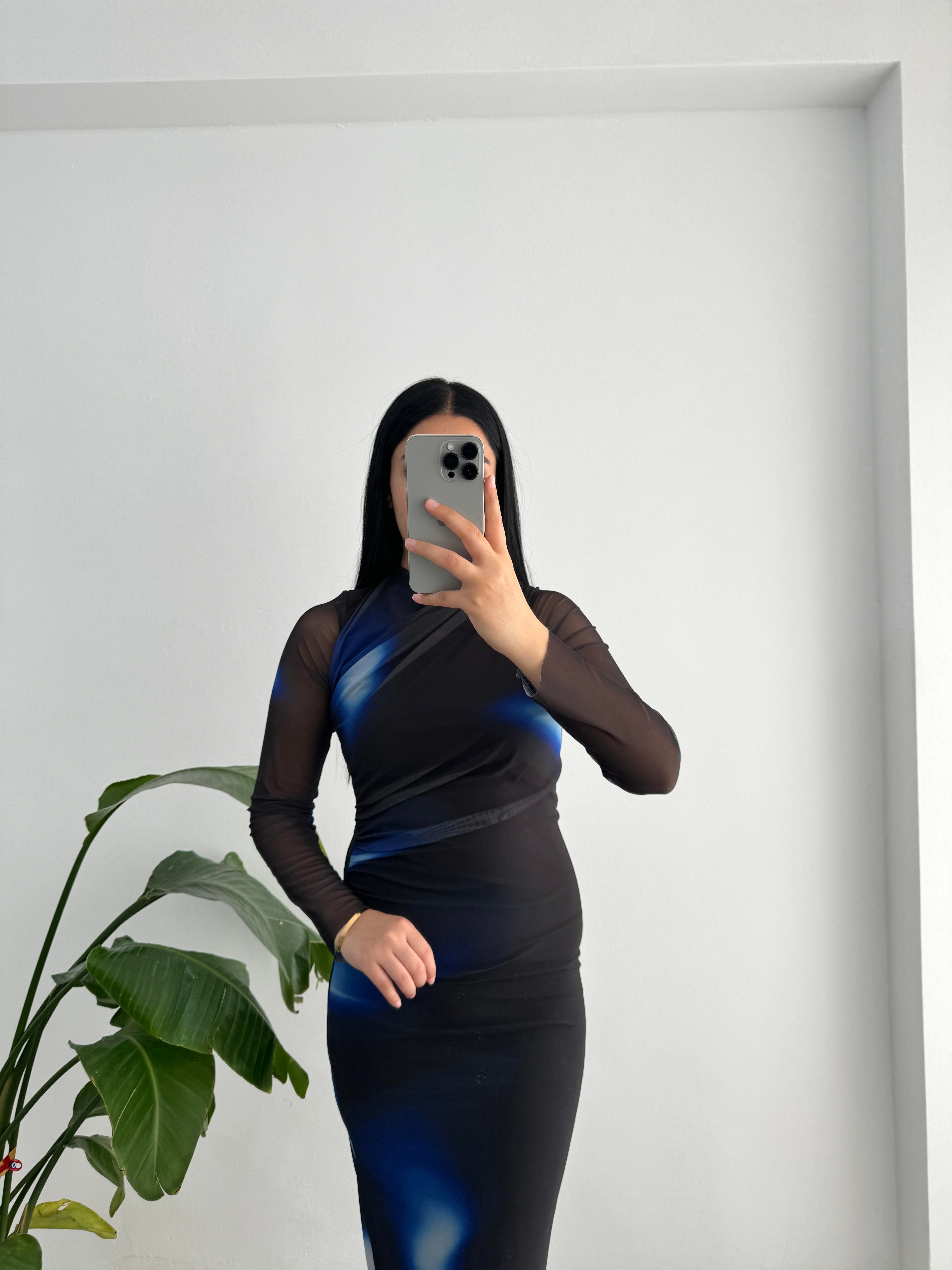 Dik Yaka Tül Siyah Elbise