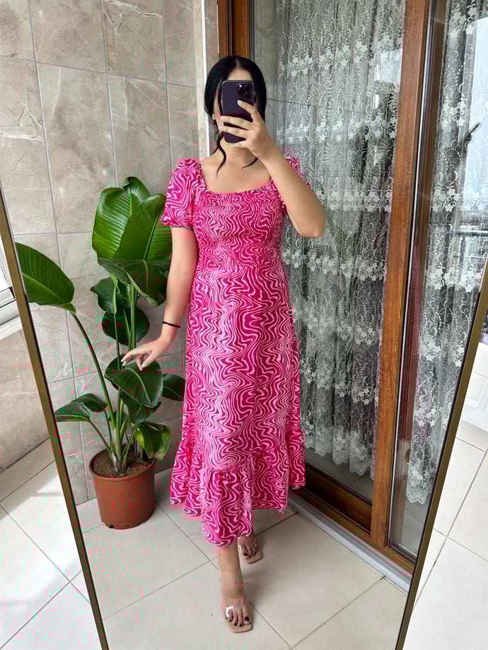 Fuşya pembe desenli elbise 