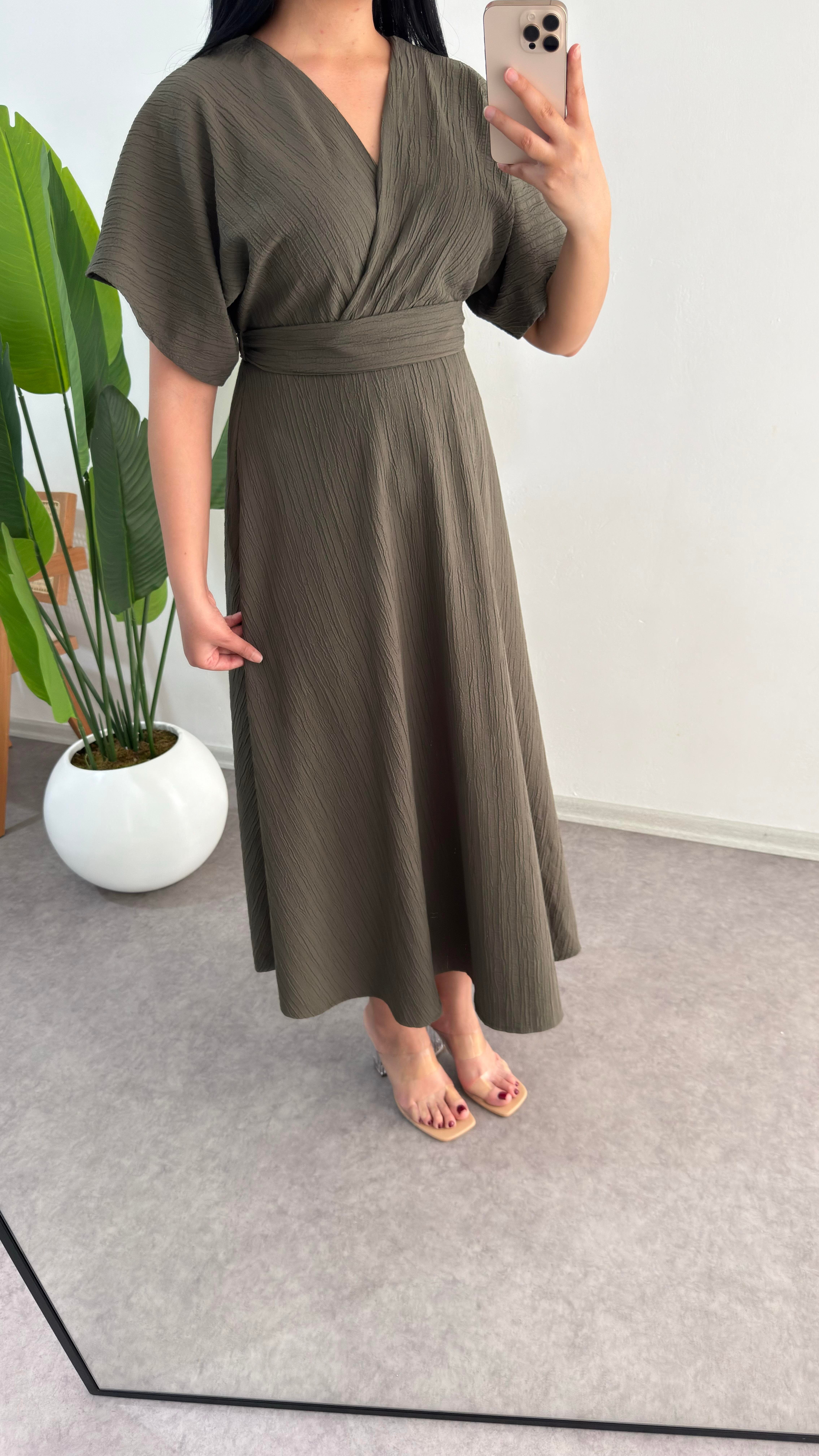 Gofre Kumaş Yeşil Elbise