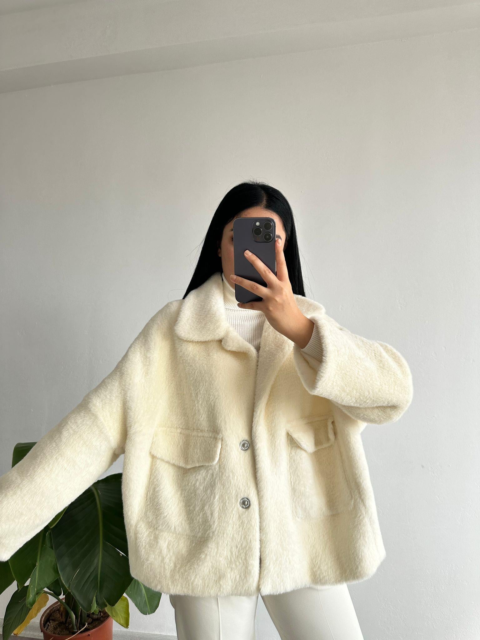 içi astarlı ekru kürk