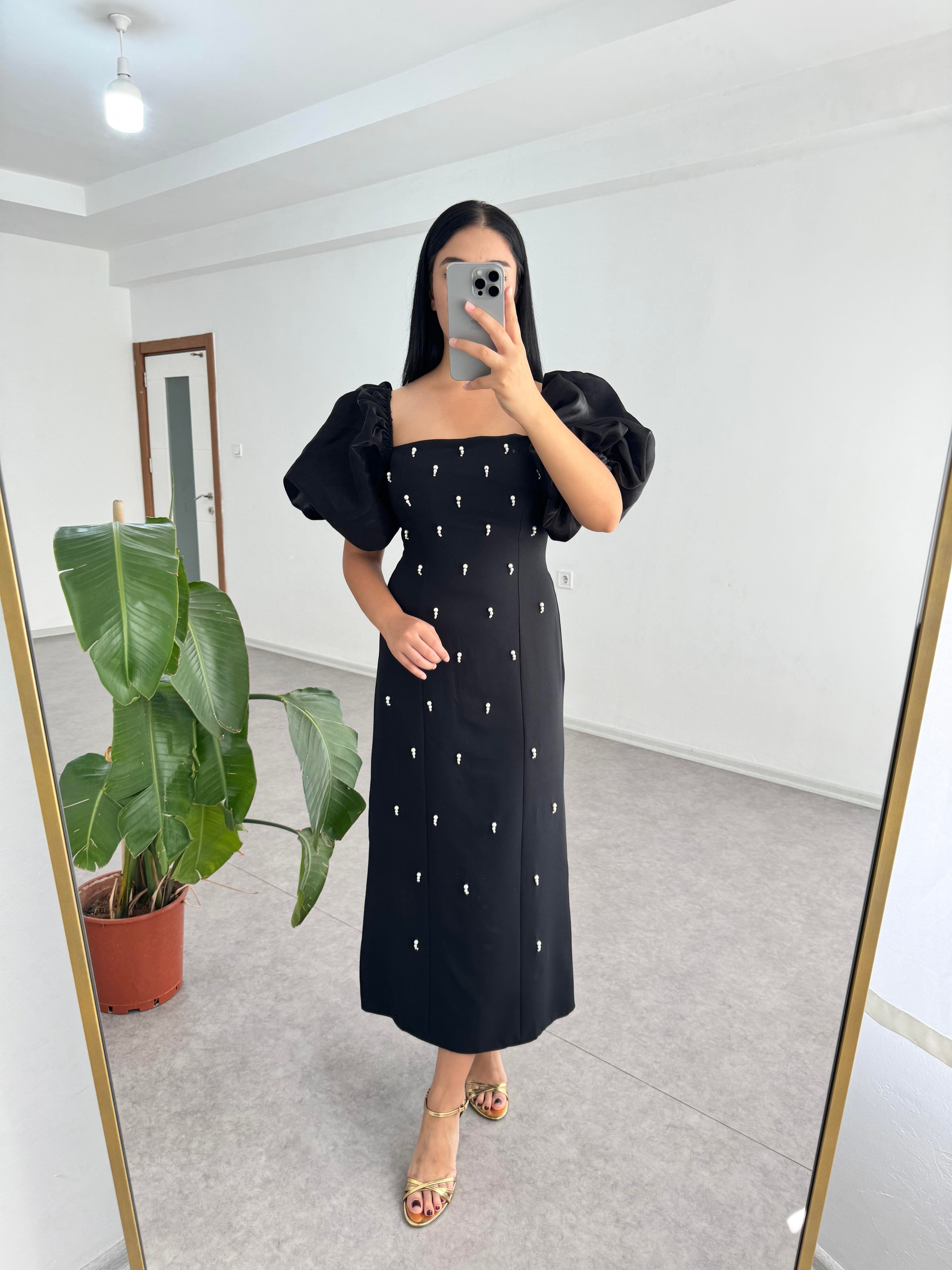 İnci Boncuklu Siyah Elbise