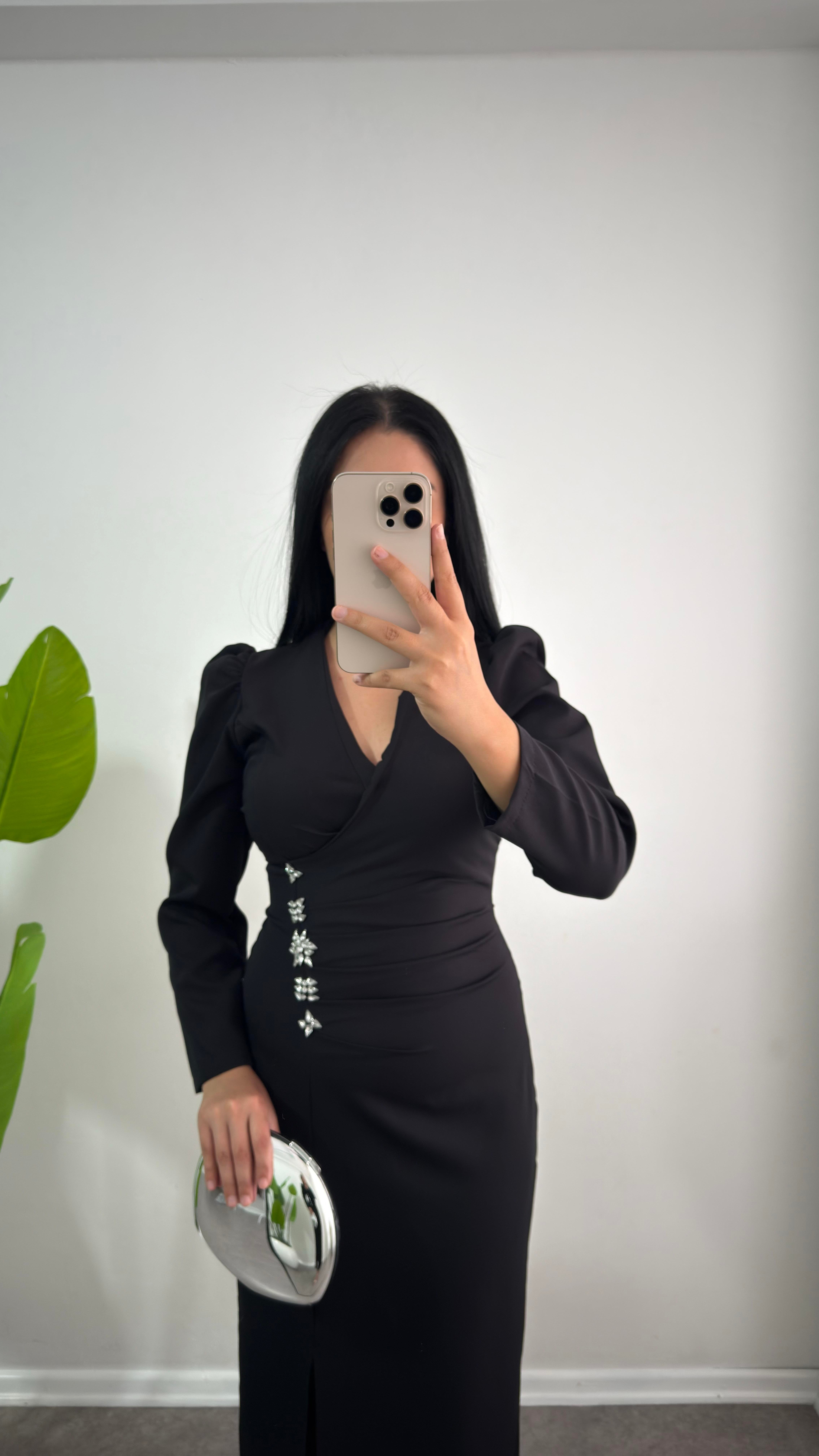 Karil Siyah Taşlı Elbise