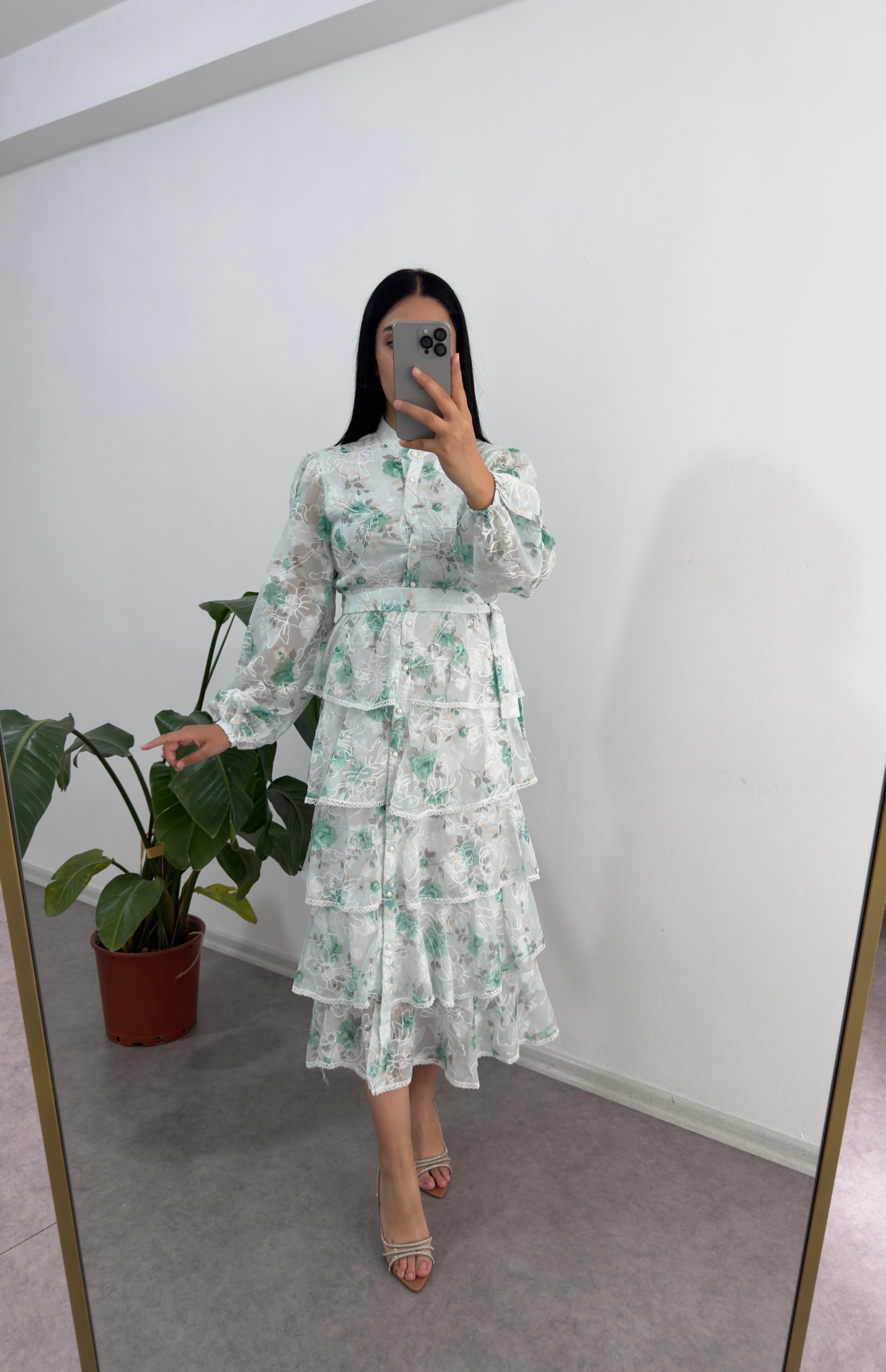 Katlı Yeşil Elbise