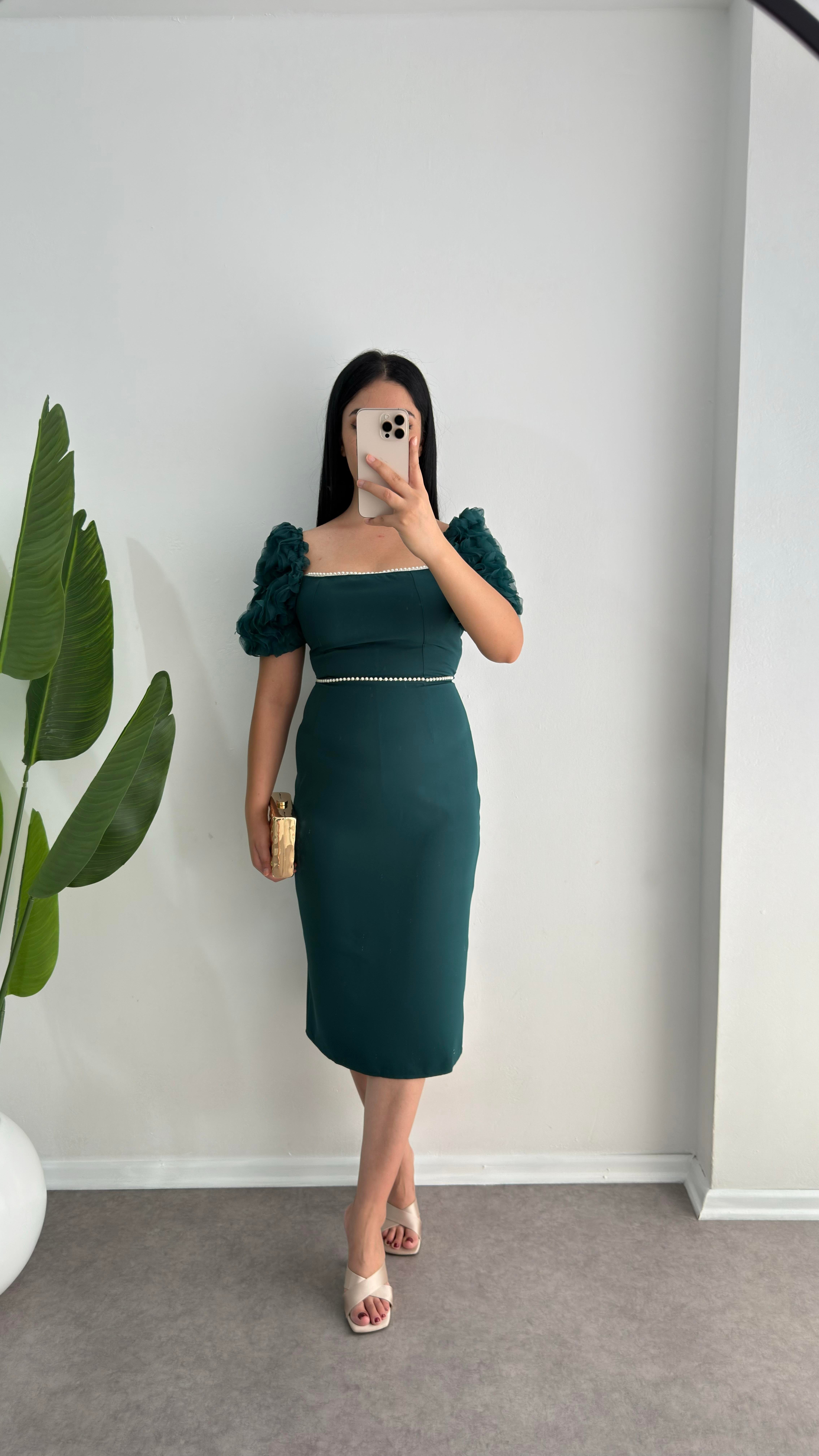 Koyu Yeşil İnci Boncuklu Balık Model Elbise