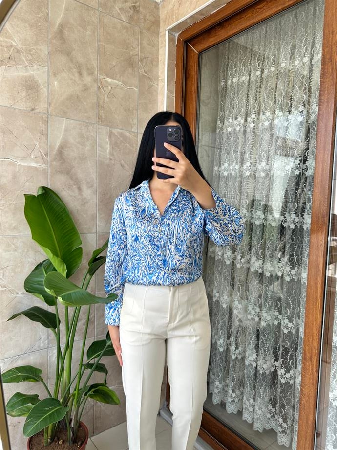 Mavi desenli gömlek