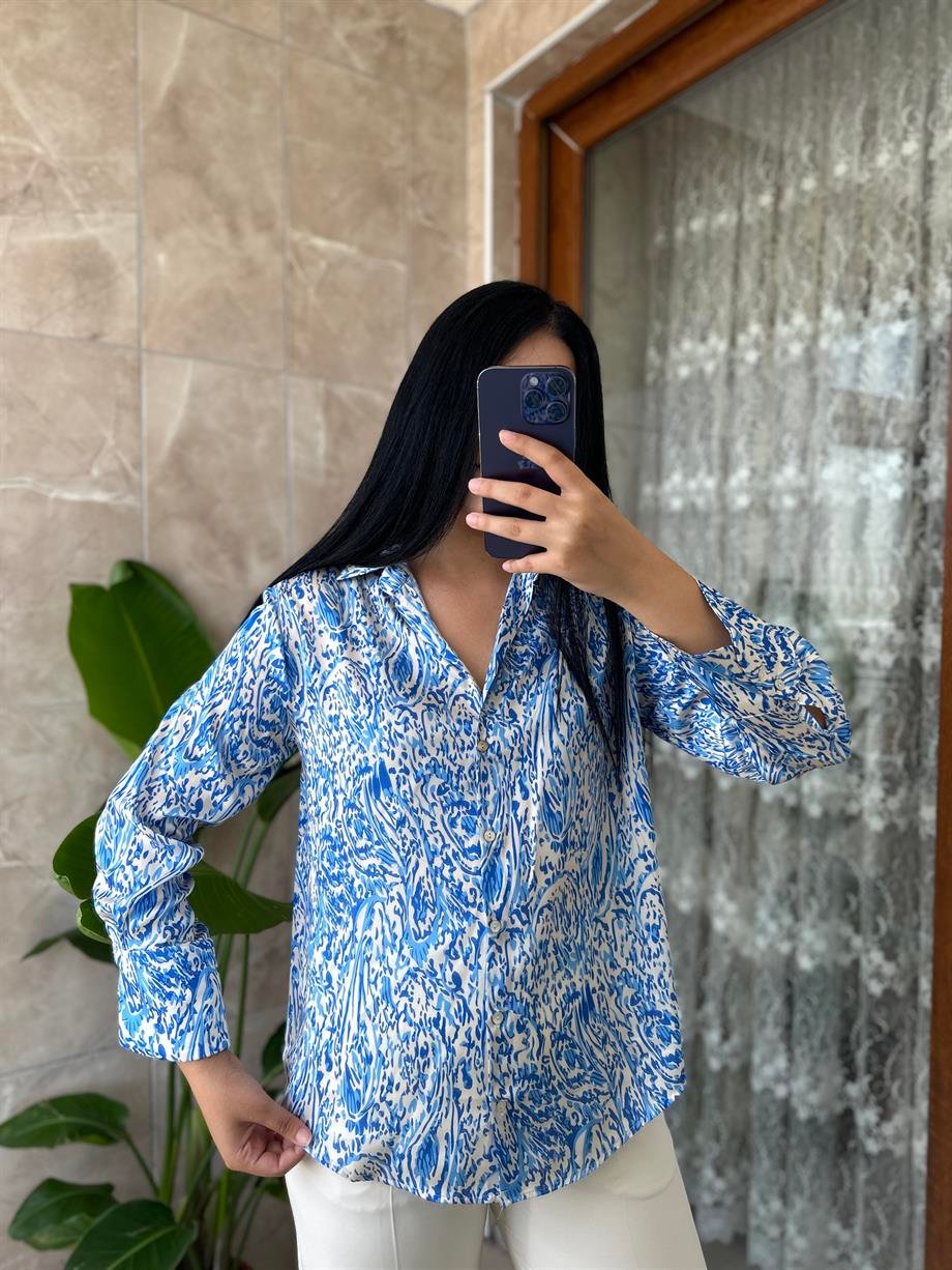 Mavi desenli gömlek