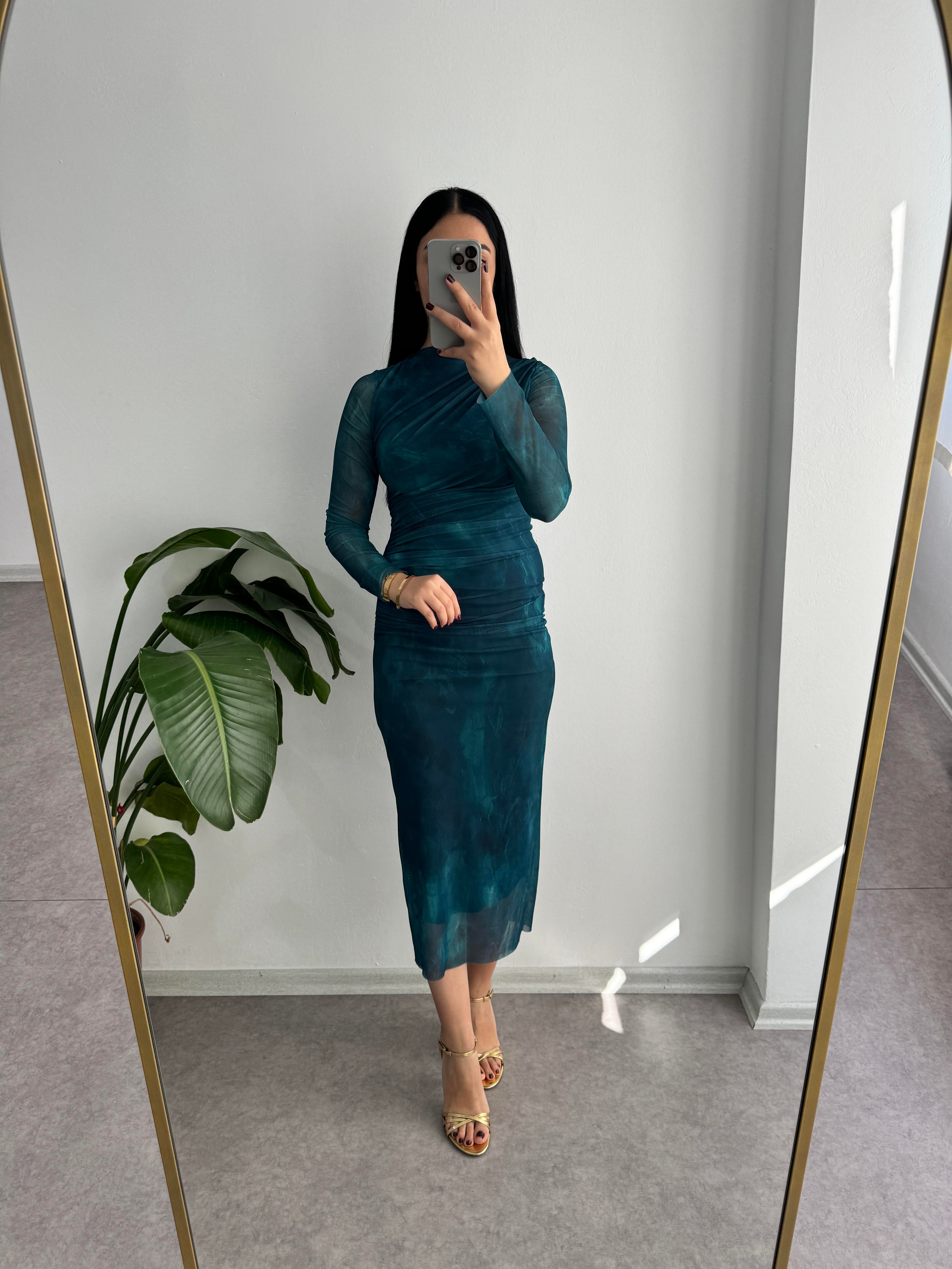 Mavi İçi Astarlı Tül Elbiss