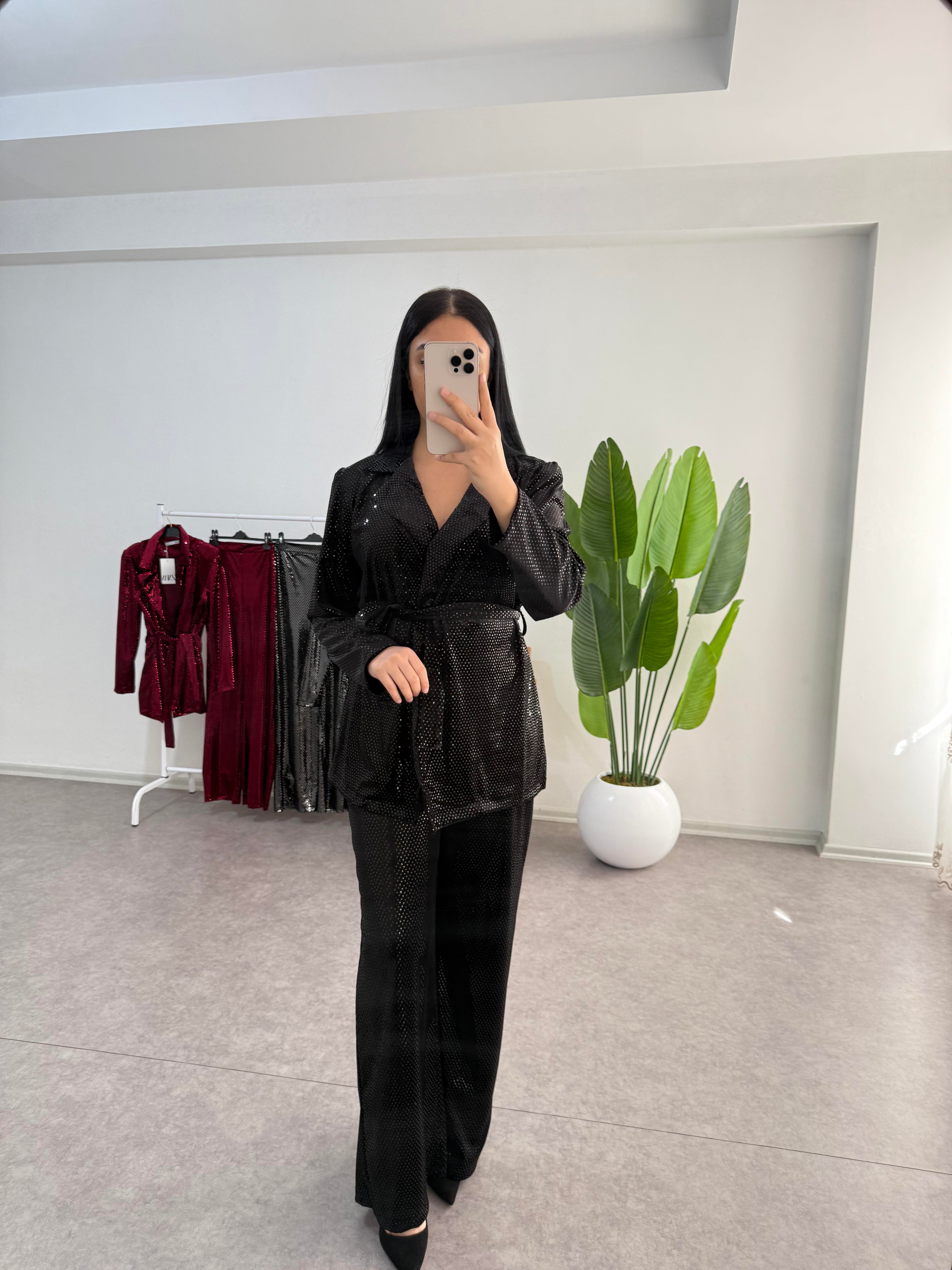 Parlak Kumaş Siyah Takım