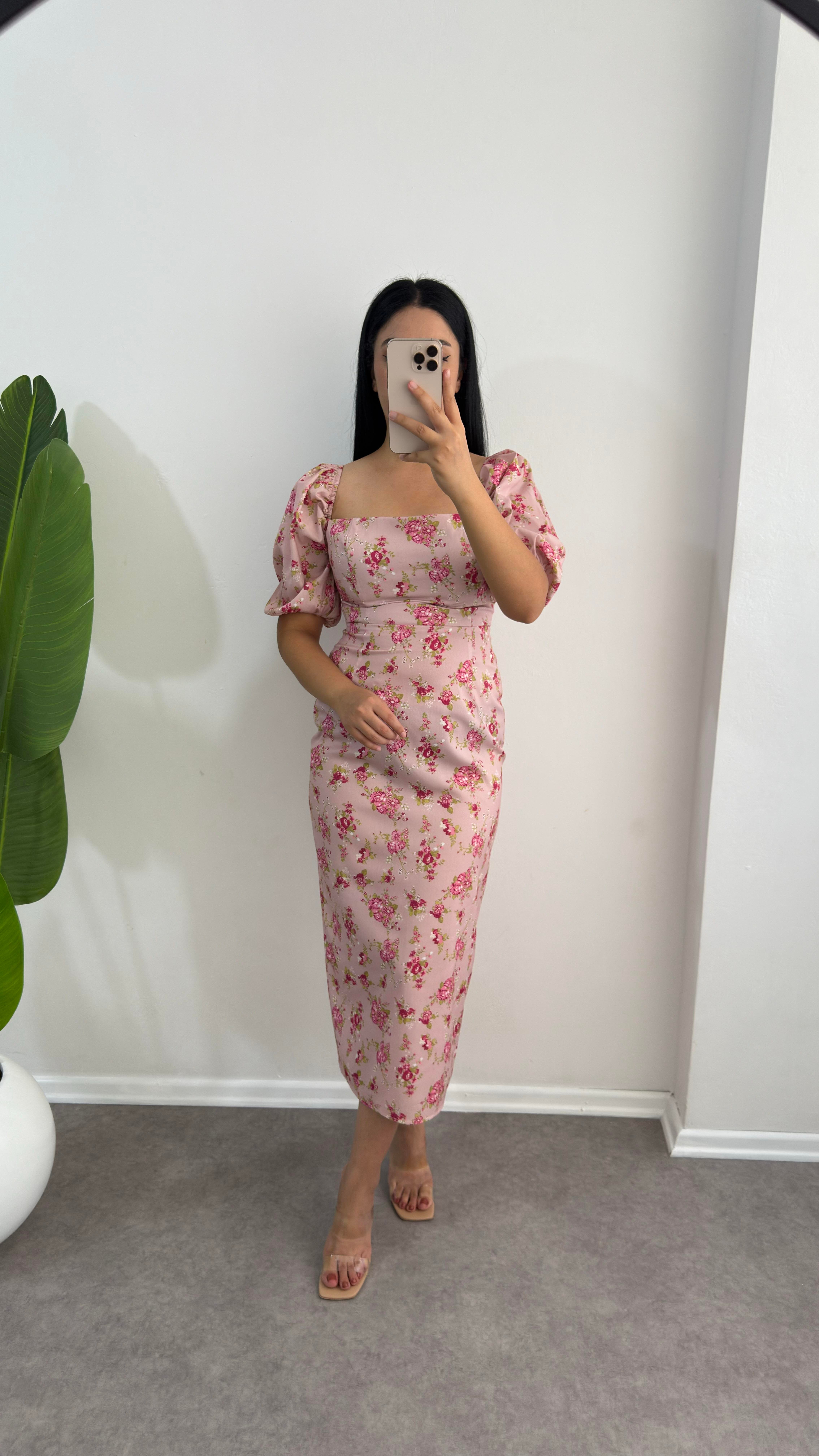 Pembe Çiçekli Elastan Elbise 