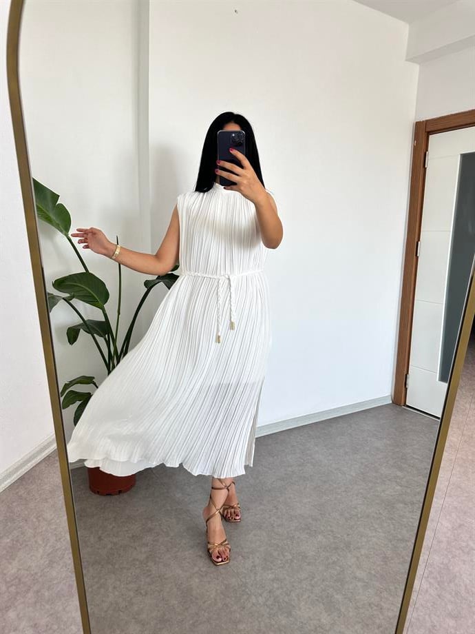 Piliseli beyaz elbise astarlı