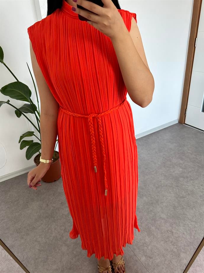 Piliseli turuncu elbise