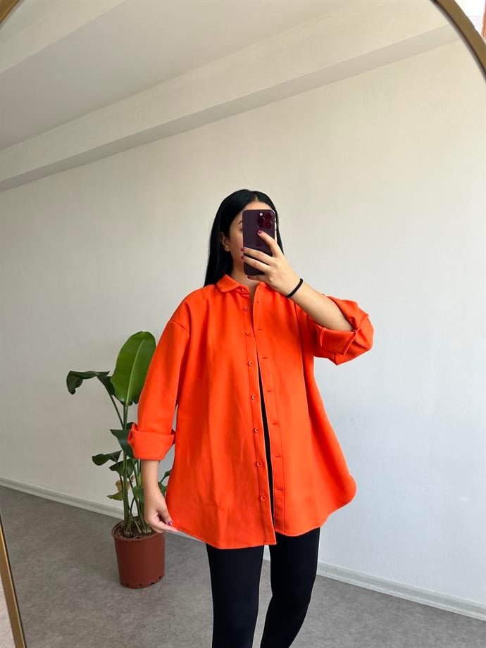 Polarlı turuncu gömlek