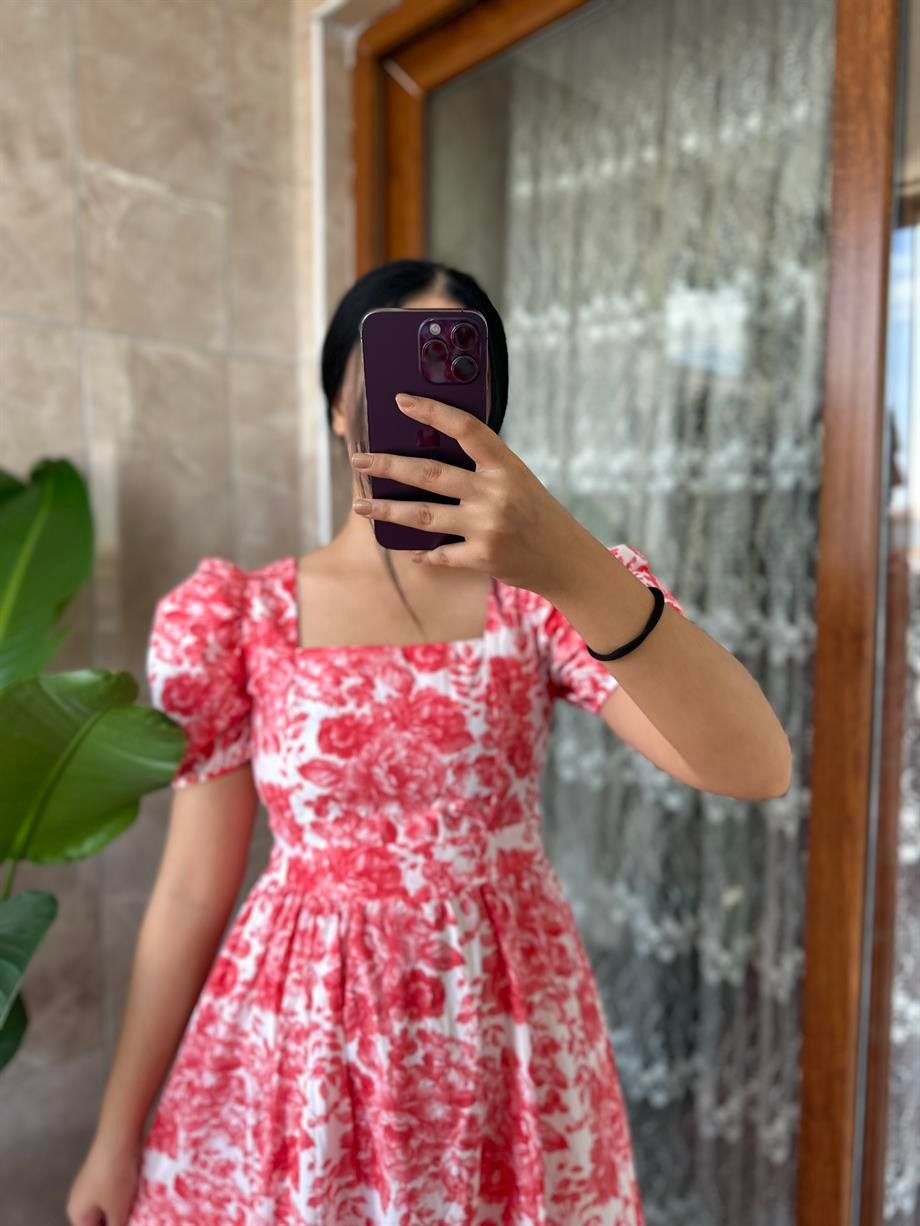 Poplin elbise narçiçeği