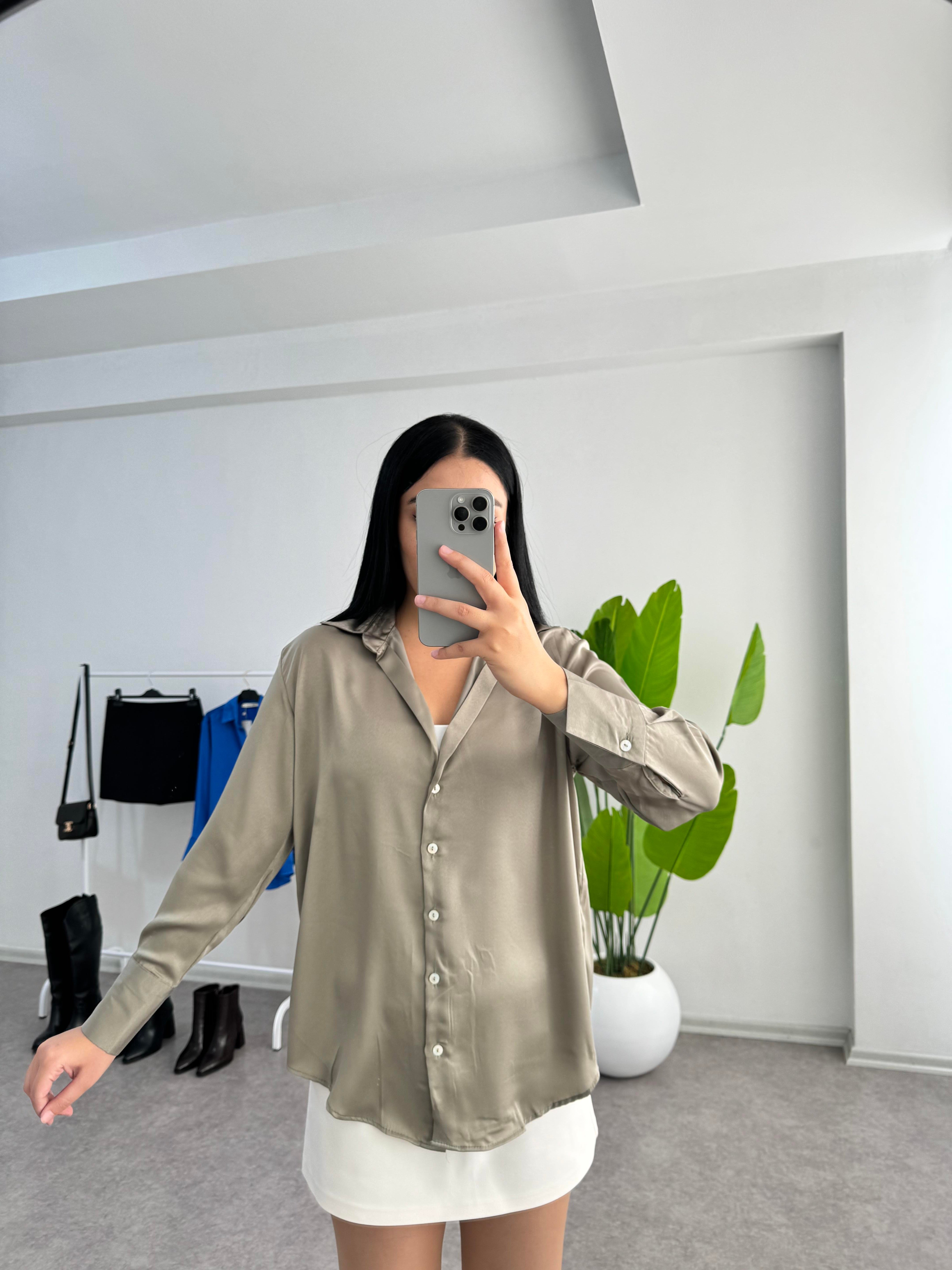 Saten Yeşil Gömlek