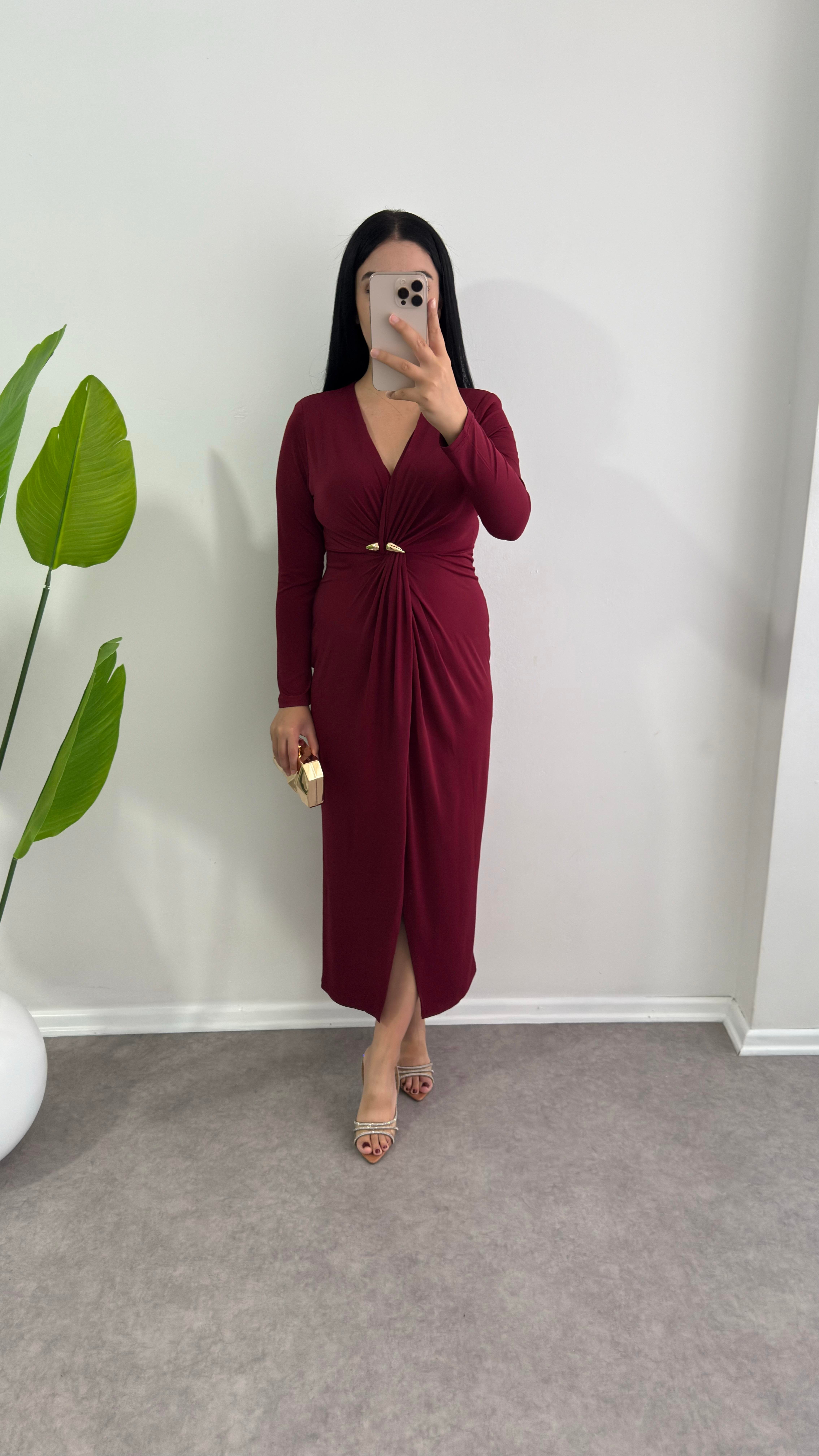 Sendy Broşlu Bordo Elbise