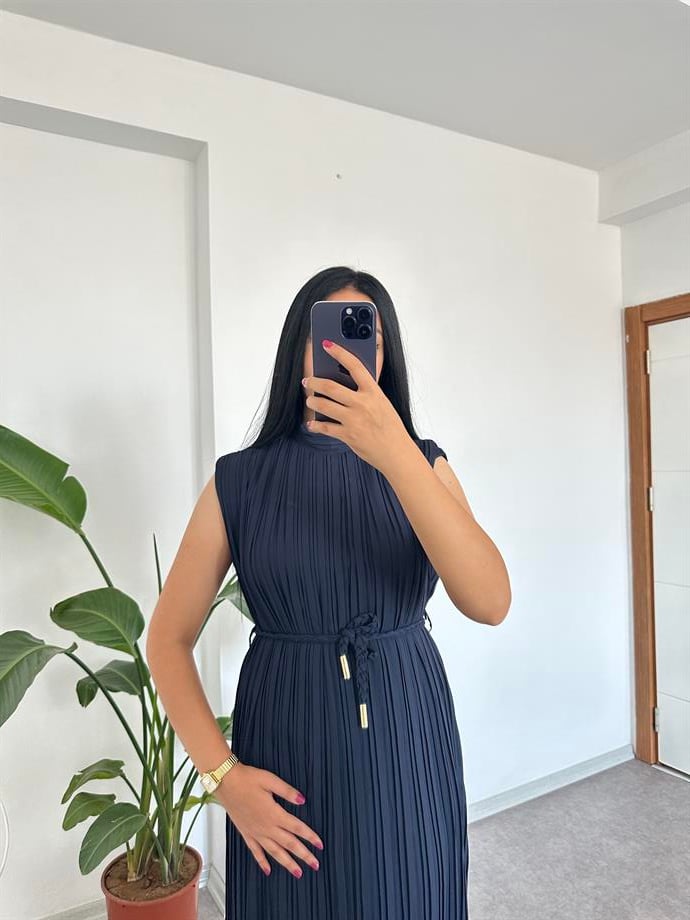 Şifon Piliseli astarlı elbise