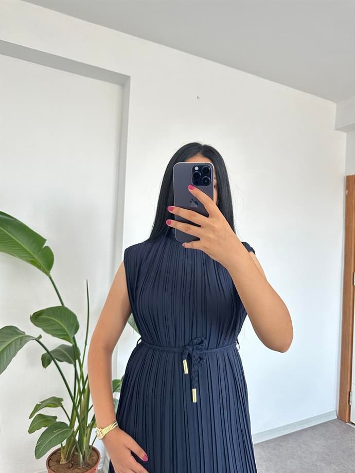 Şifon Piliseli astarlı elbise