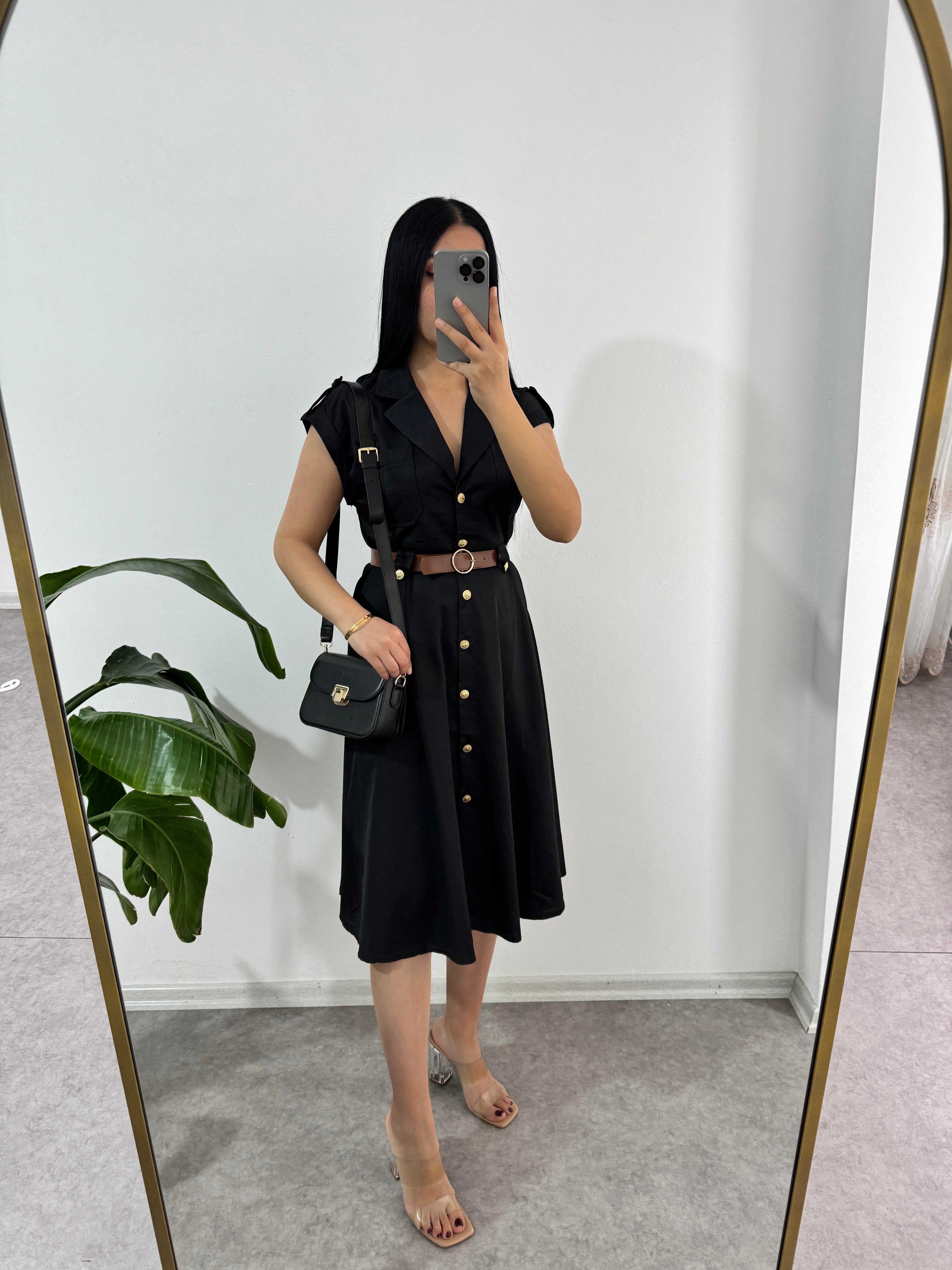 Siyah Düğmeli Elbise